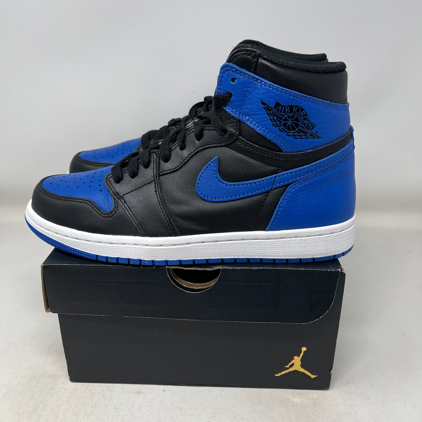 Jordan 1 Retro Royal (2017) Used (Replacement Box)