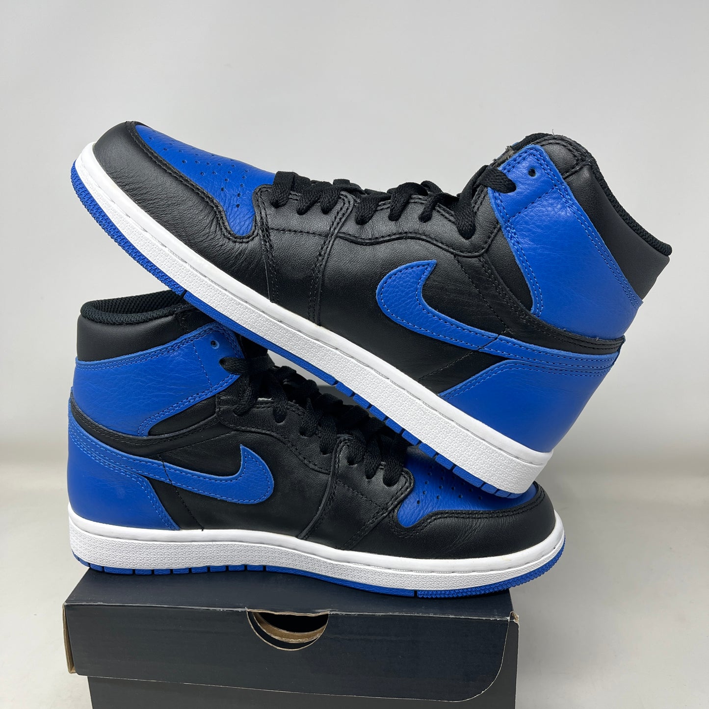 Jordan 1 Retro Royal (2017) Used (Replacement Box)