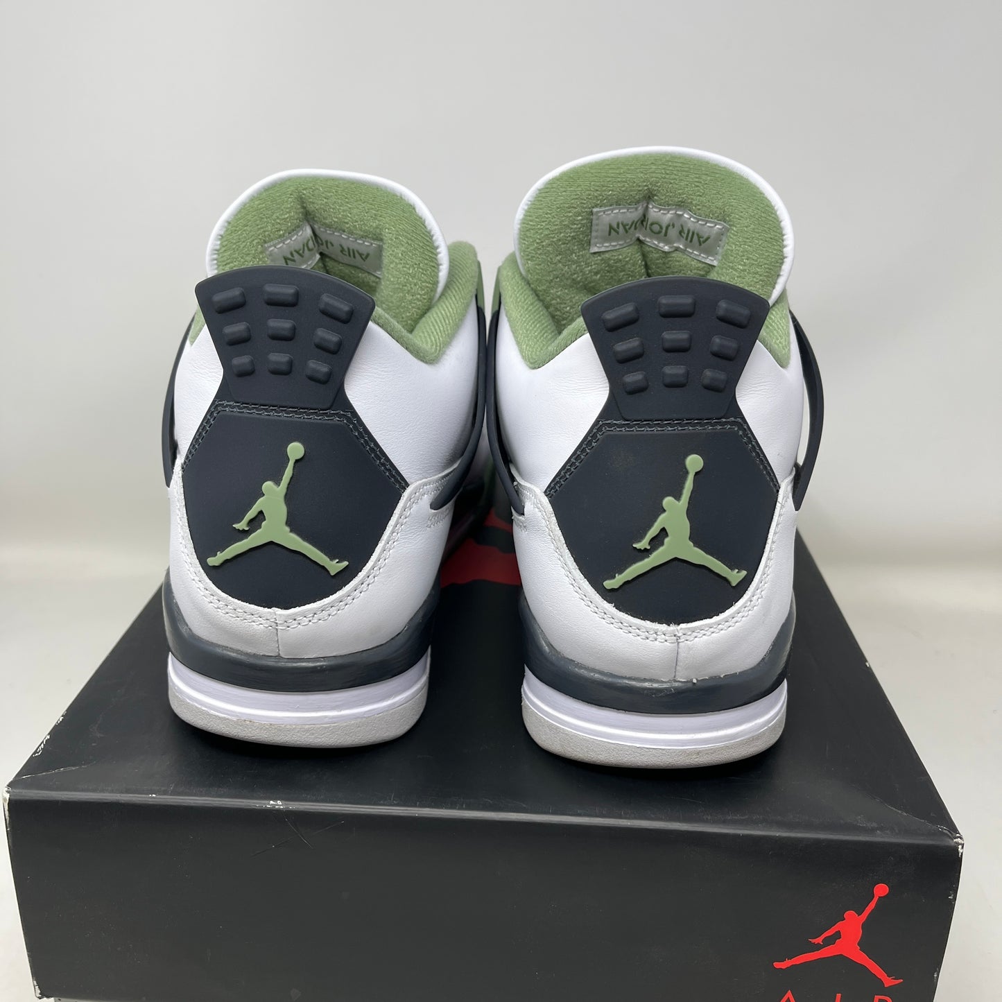 Jordan 4 Retro Seafoam (Women's) Used
