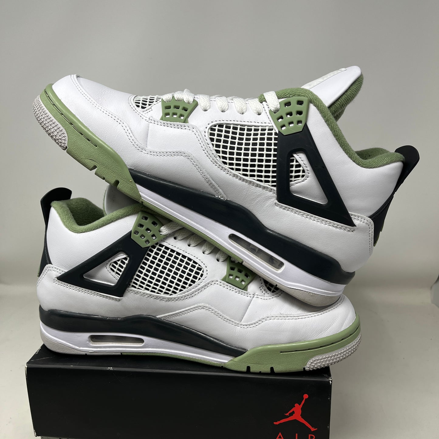 Jordan 4 Retro Seafoam (Women's) Used