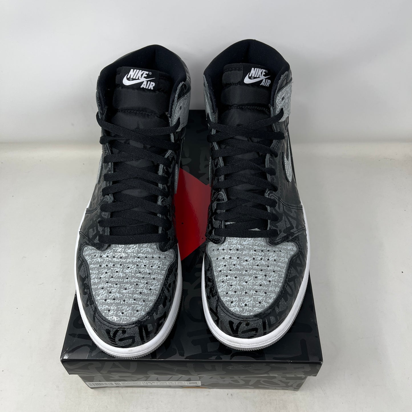 Jordan 1 Retro High OG Rebellionaire Used