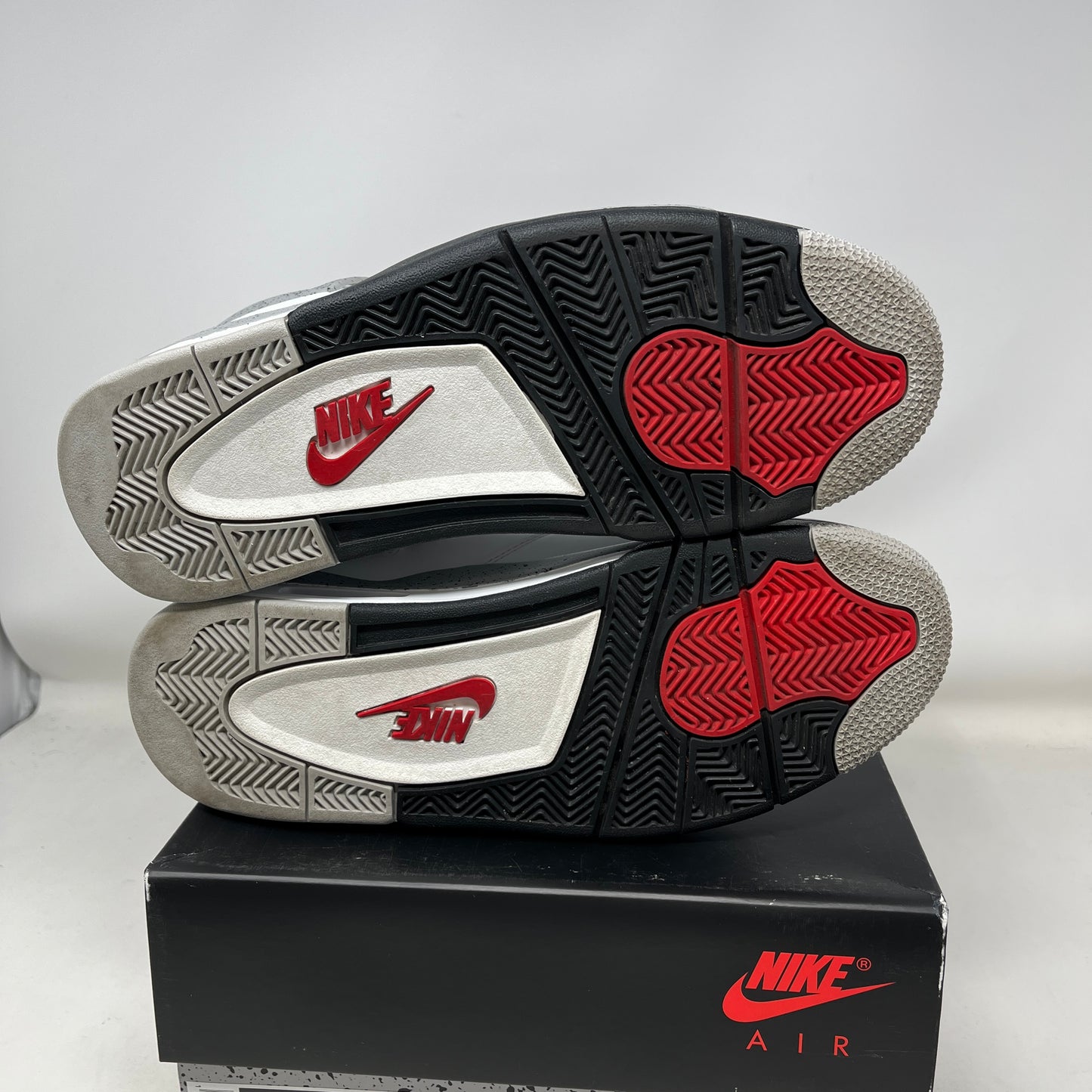 Jordan 4 Retro White Cement (2025) Used