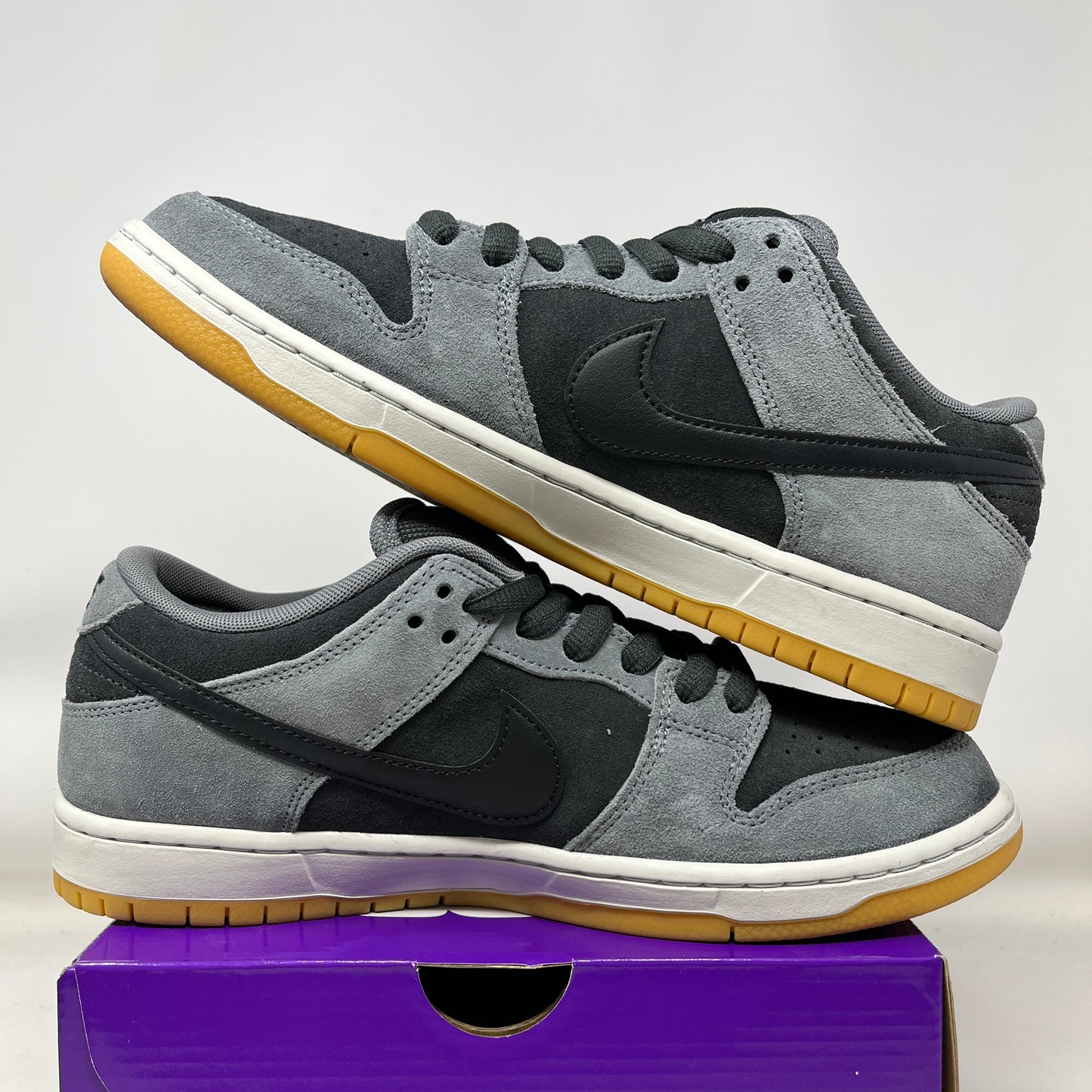 Nike SB Dunk Low Dark Smoke Grey Used