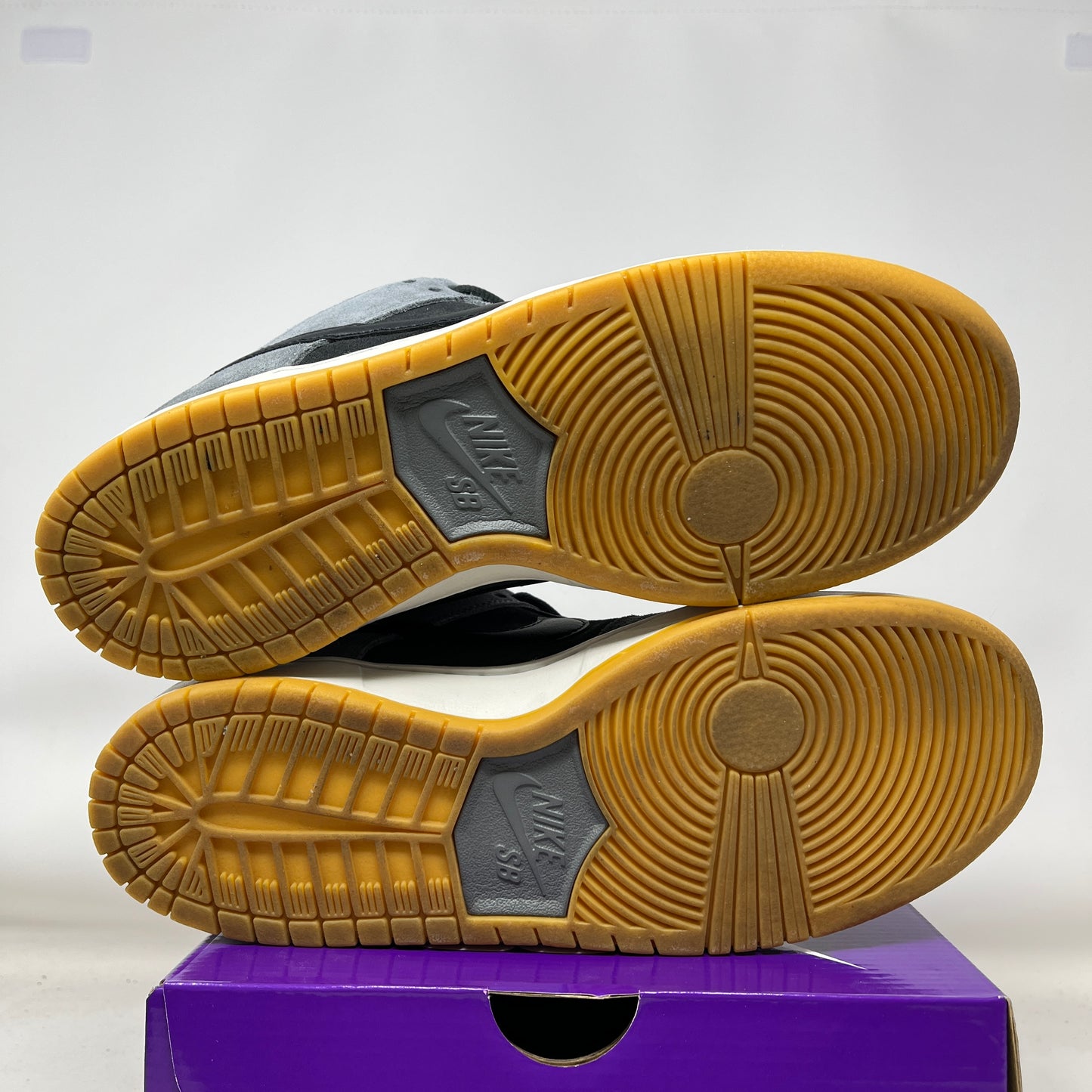 Nike SB Dunk Low Dark Smoke Grey Used