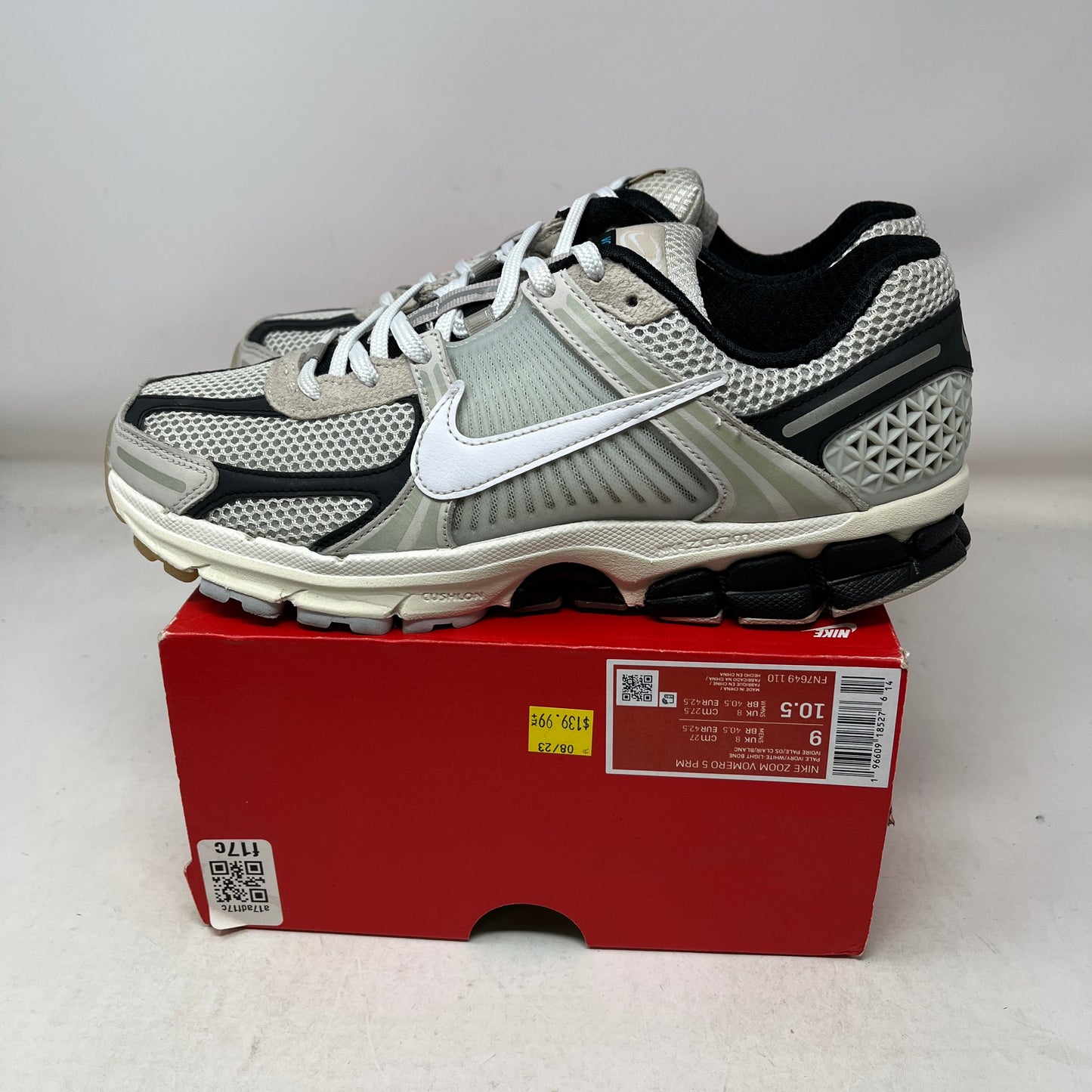 Nike Zoom Vomero 5 Supersonic Light Bone Black Used