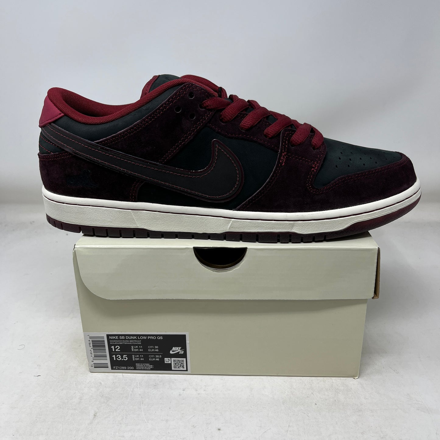 Nike SB Dunk Low Riot Skateshop