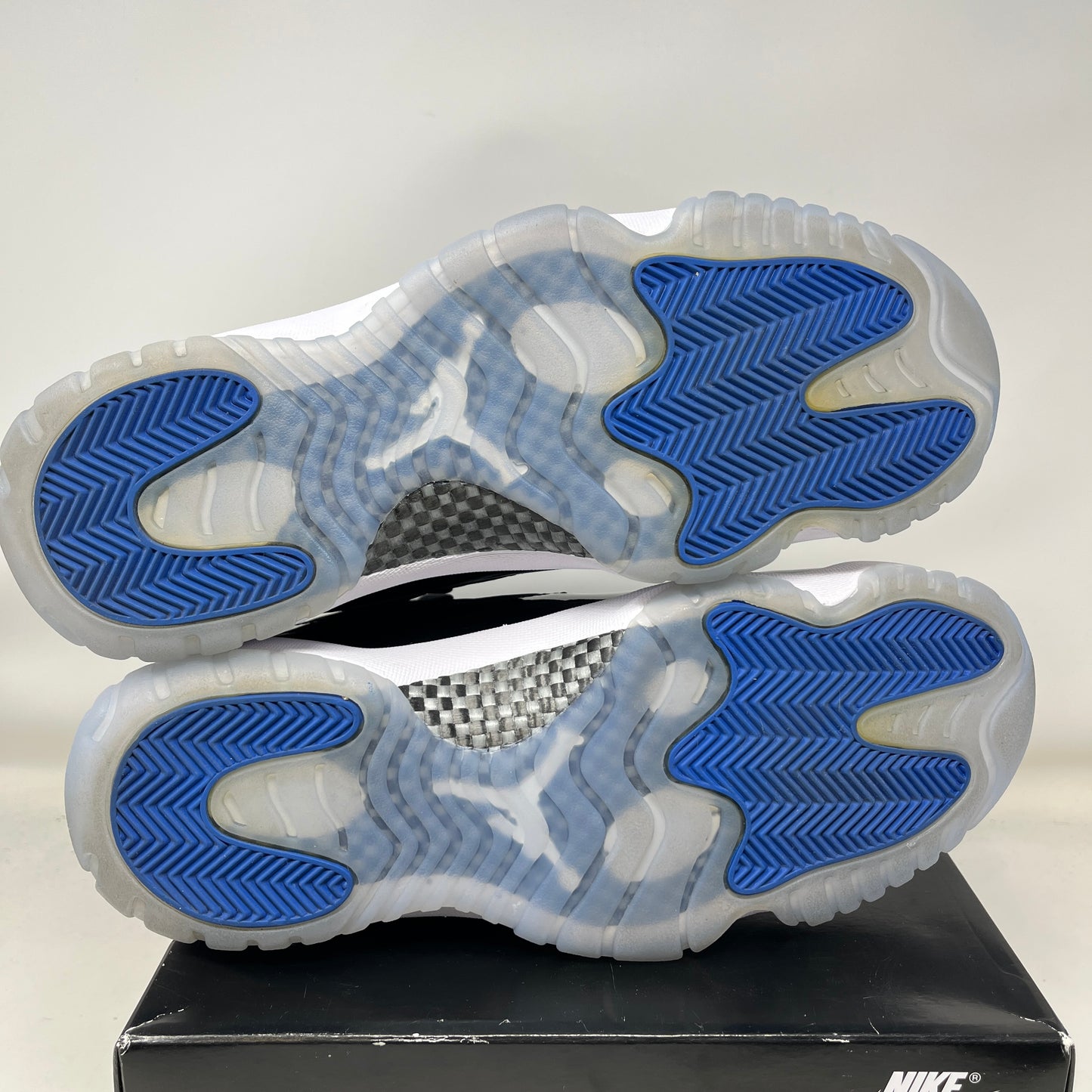 Jordan 11 Retro Low Space Jam Used