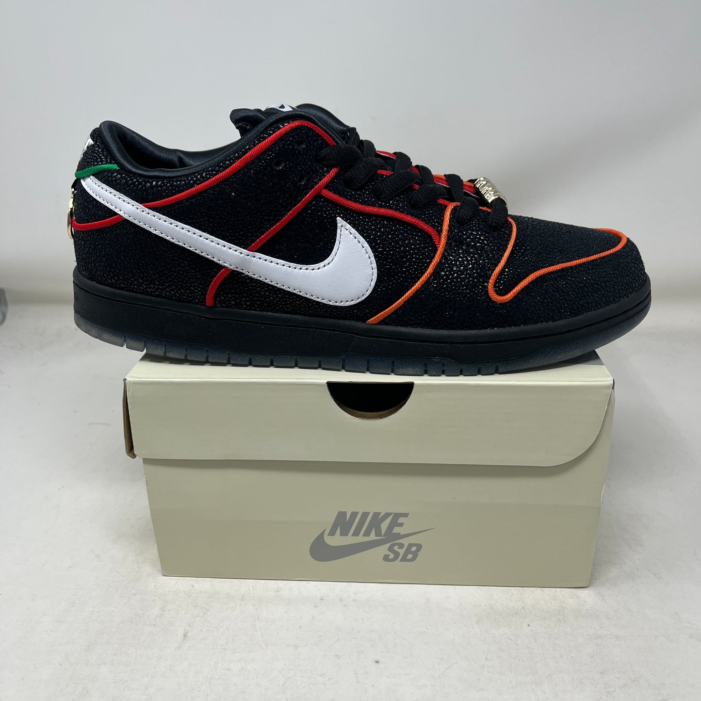 Nike SB Dunk Low Bronx Girls Skate