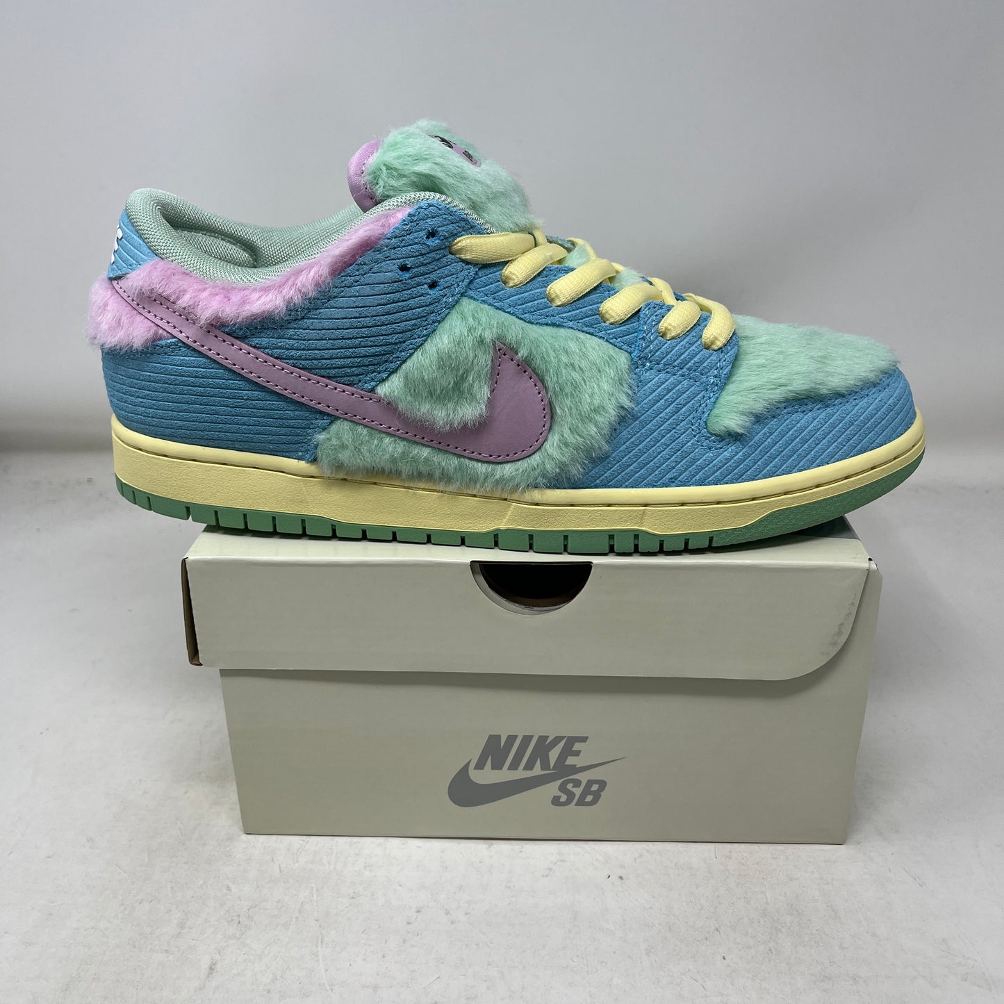Nike SB Dunk Low Verdy Visty