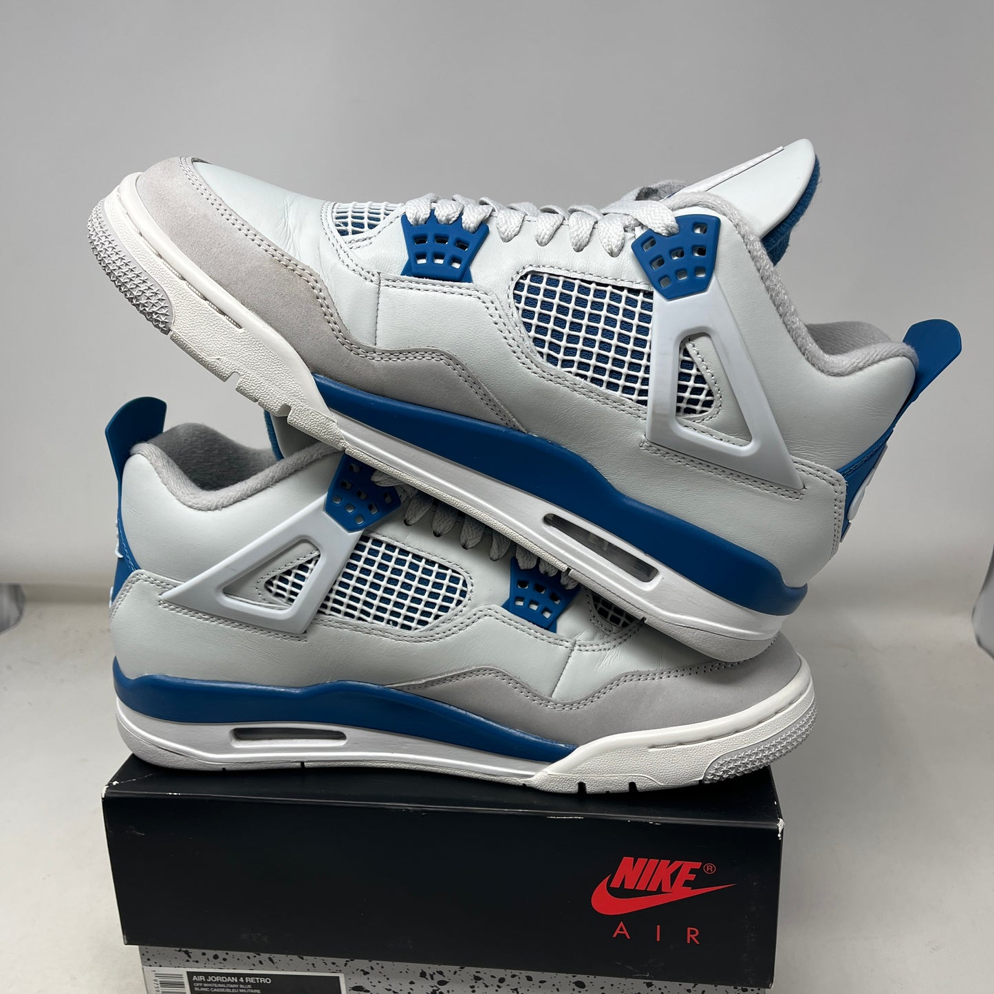 Jordan 4 Retro Military Blue (2024) Used