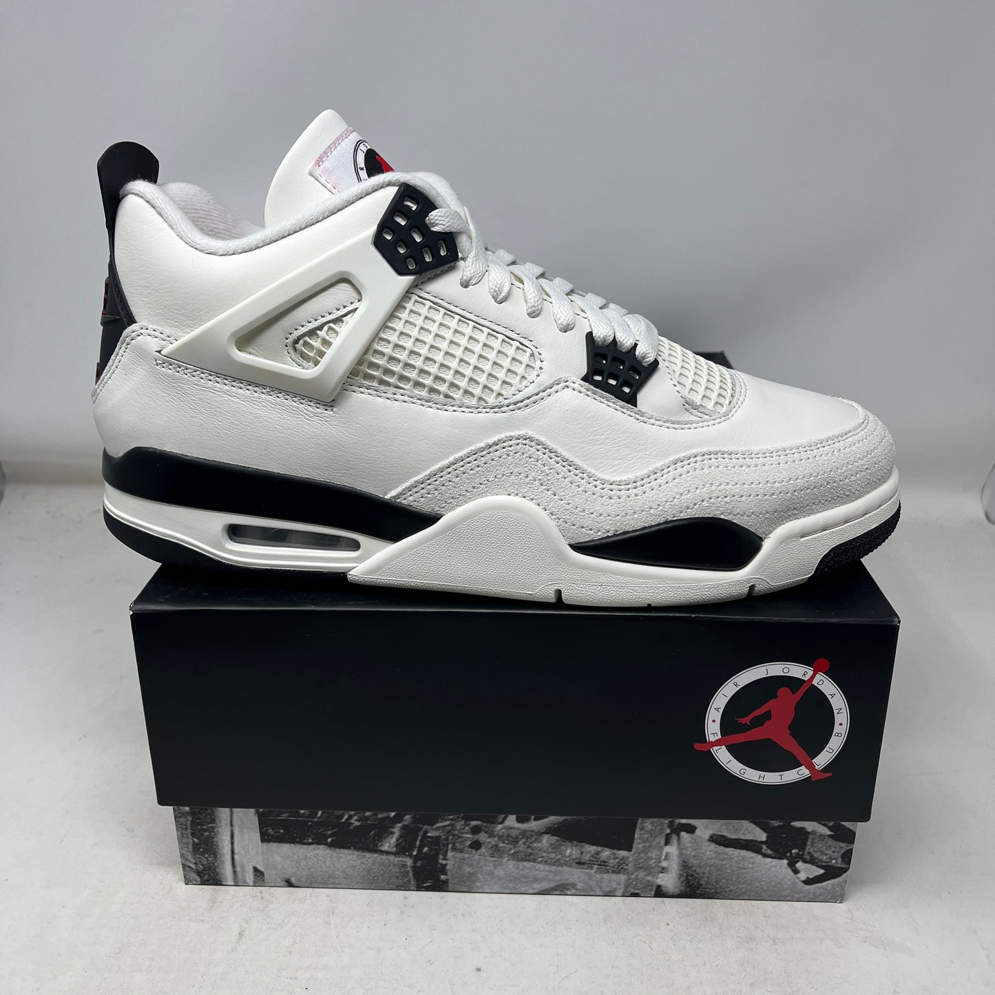 Jordan 4 Retro Flight Club