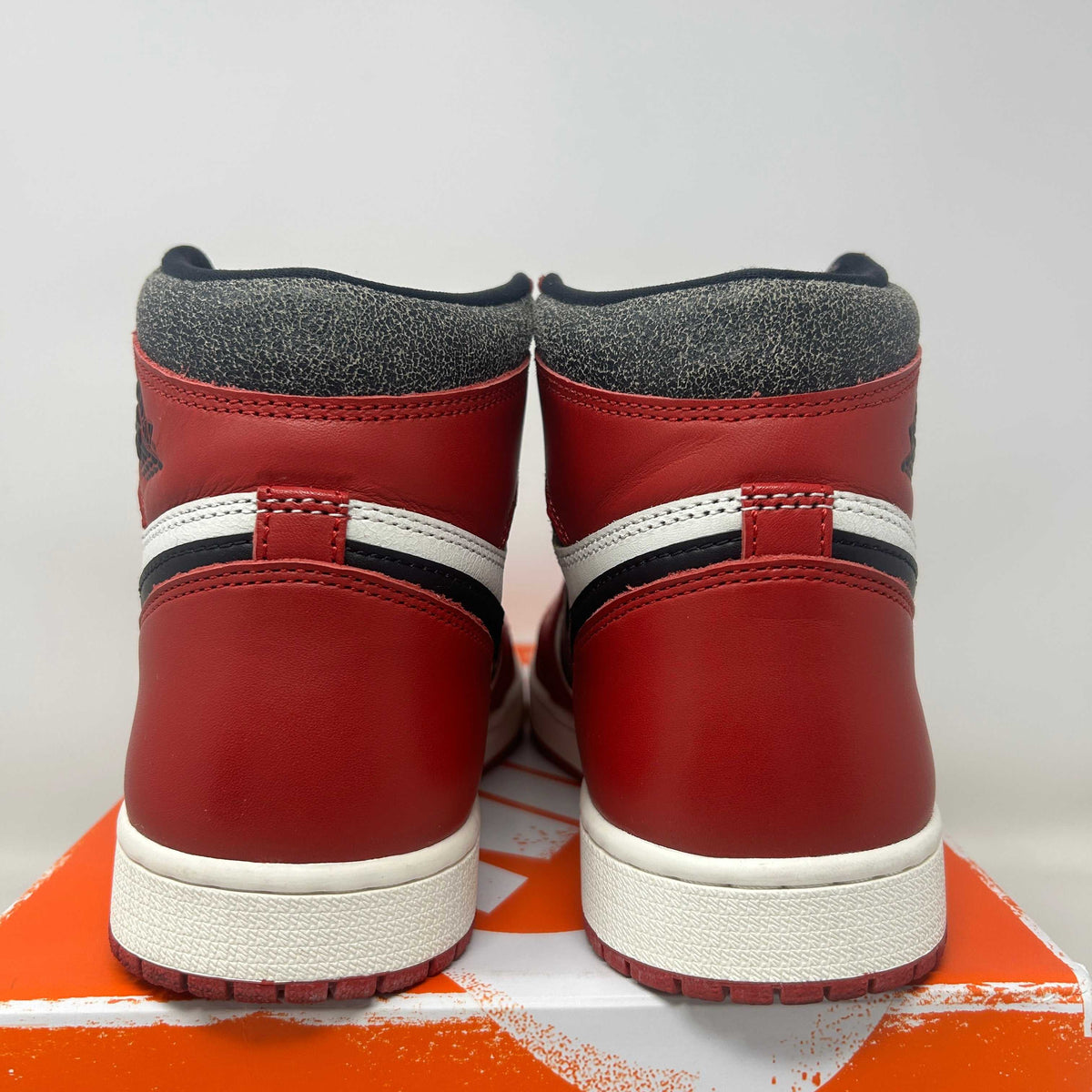 Jordan 1 Retro High OG Chicago Lost and Found Used