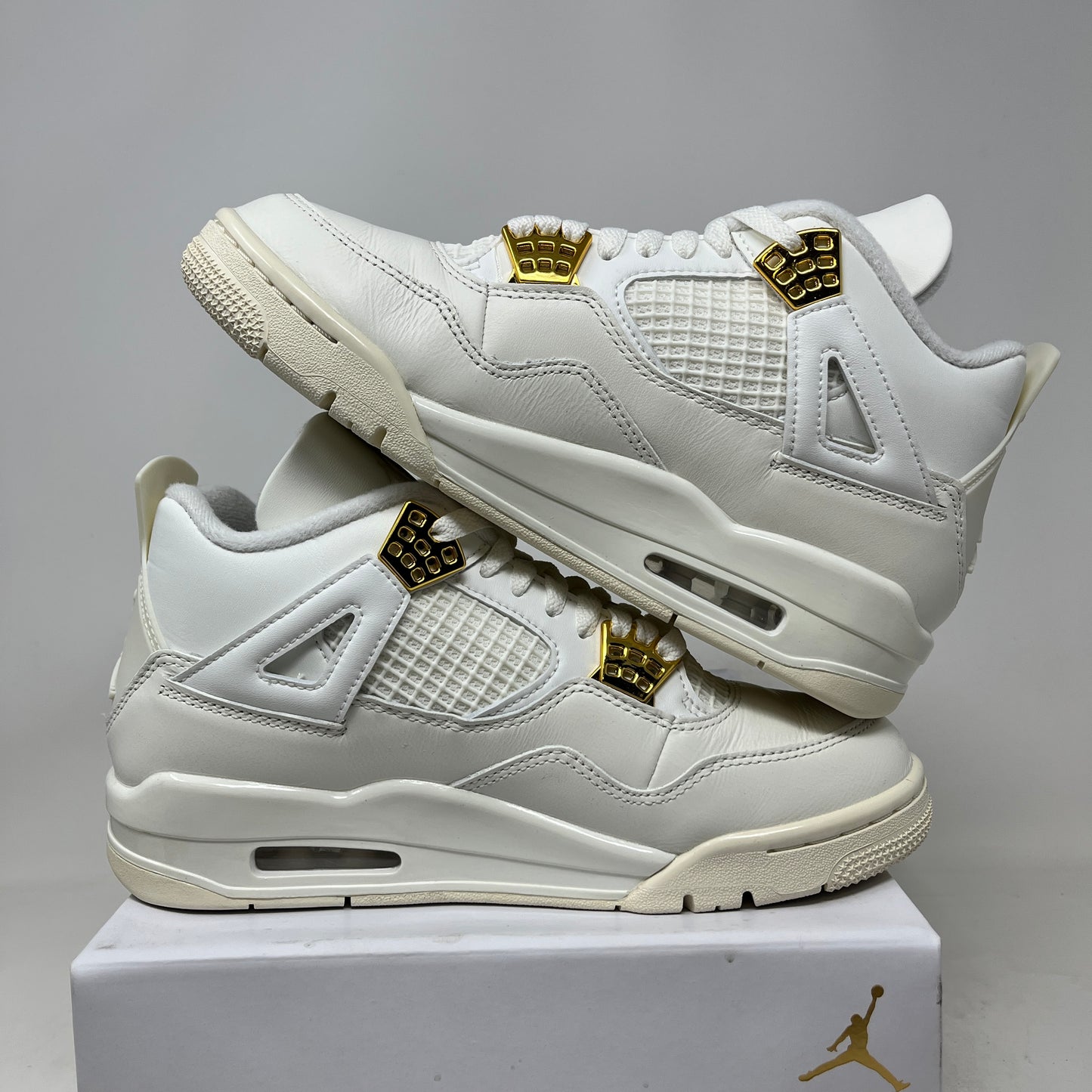 Jordan 4 Retro Metallic Gold (Women's) Used