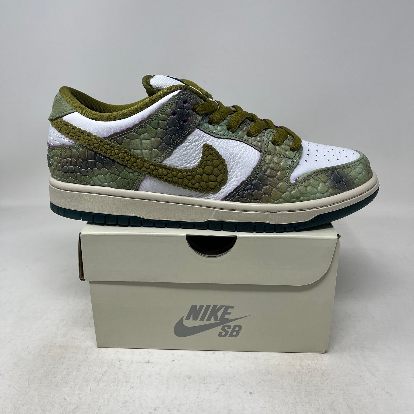 Nike SB Dunk Low Alexis Sablone Chameleon