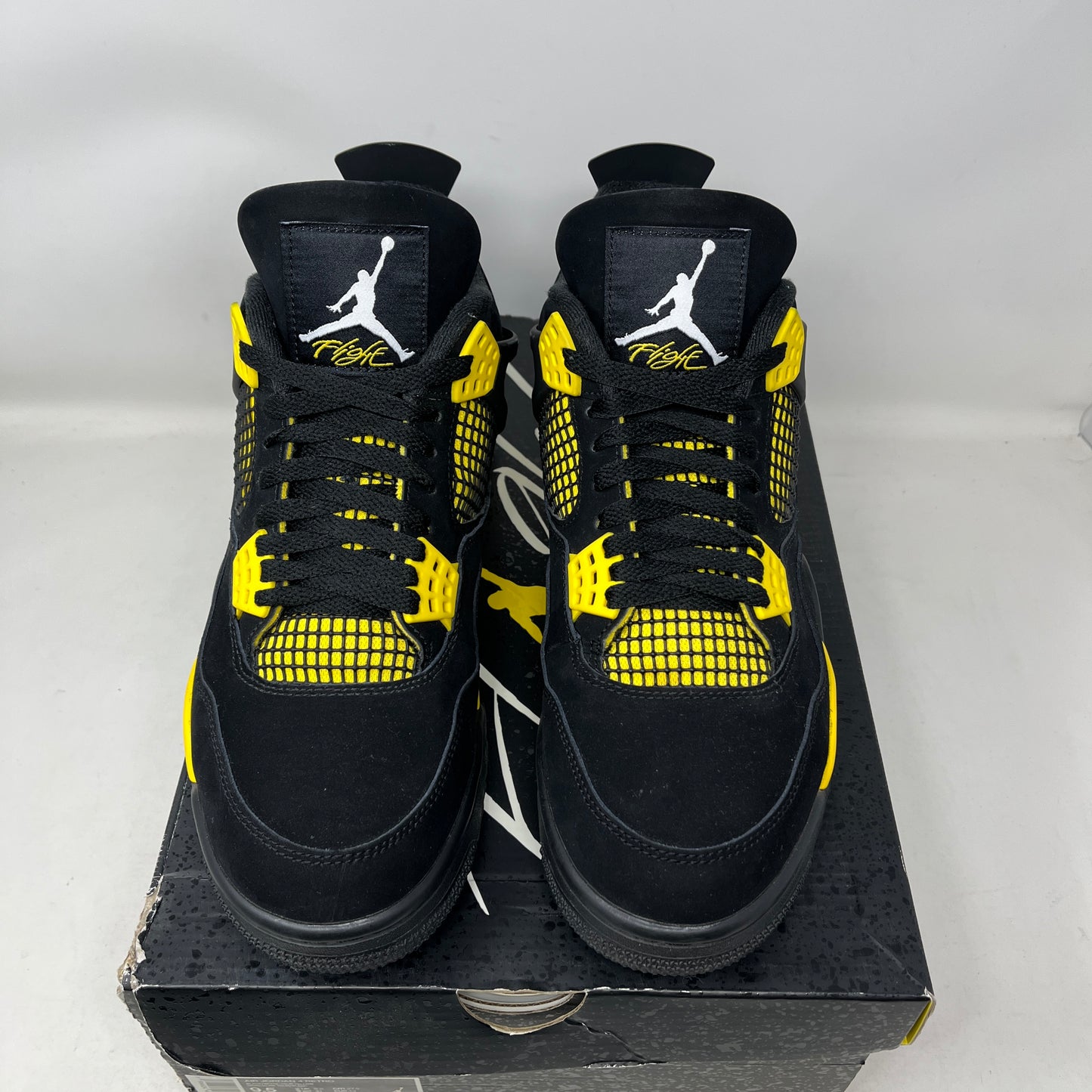 Jordan 4 Retro Thunder (2023) Used