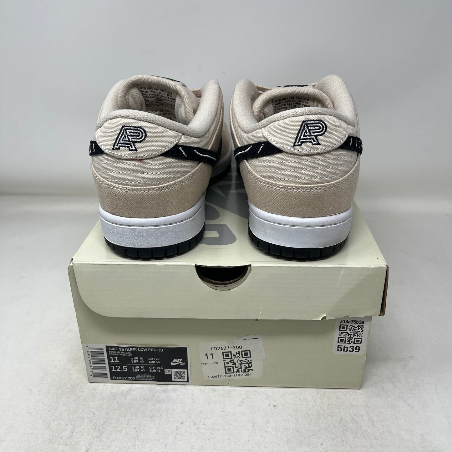 Nike SB Dunk Low Albino & Preto