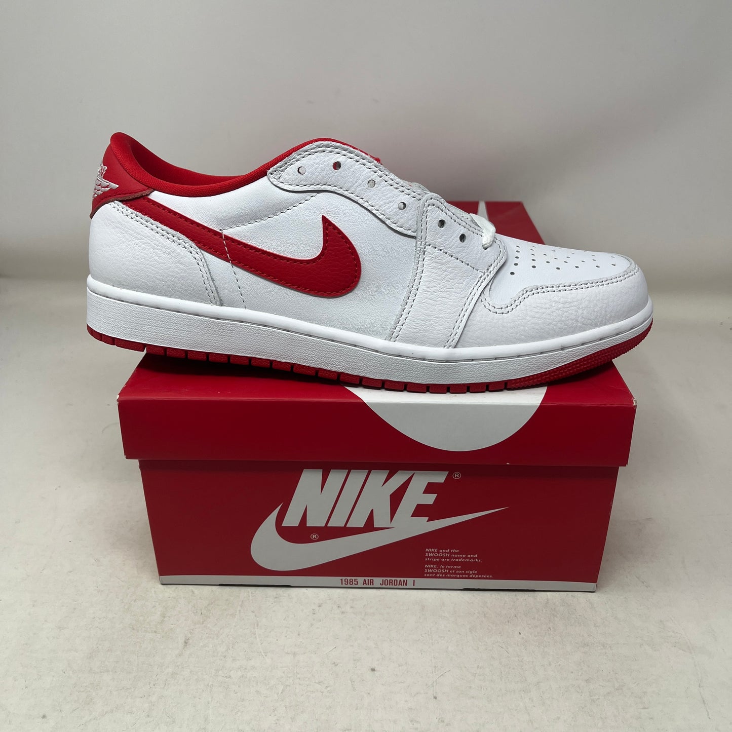 Jordan 1 Retro Low OG University Red