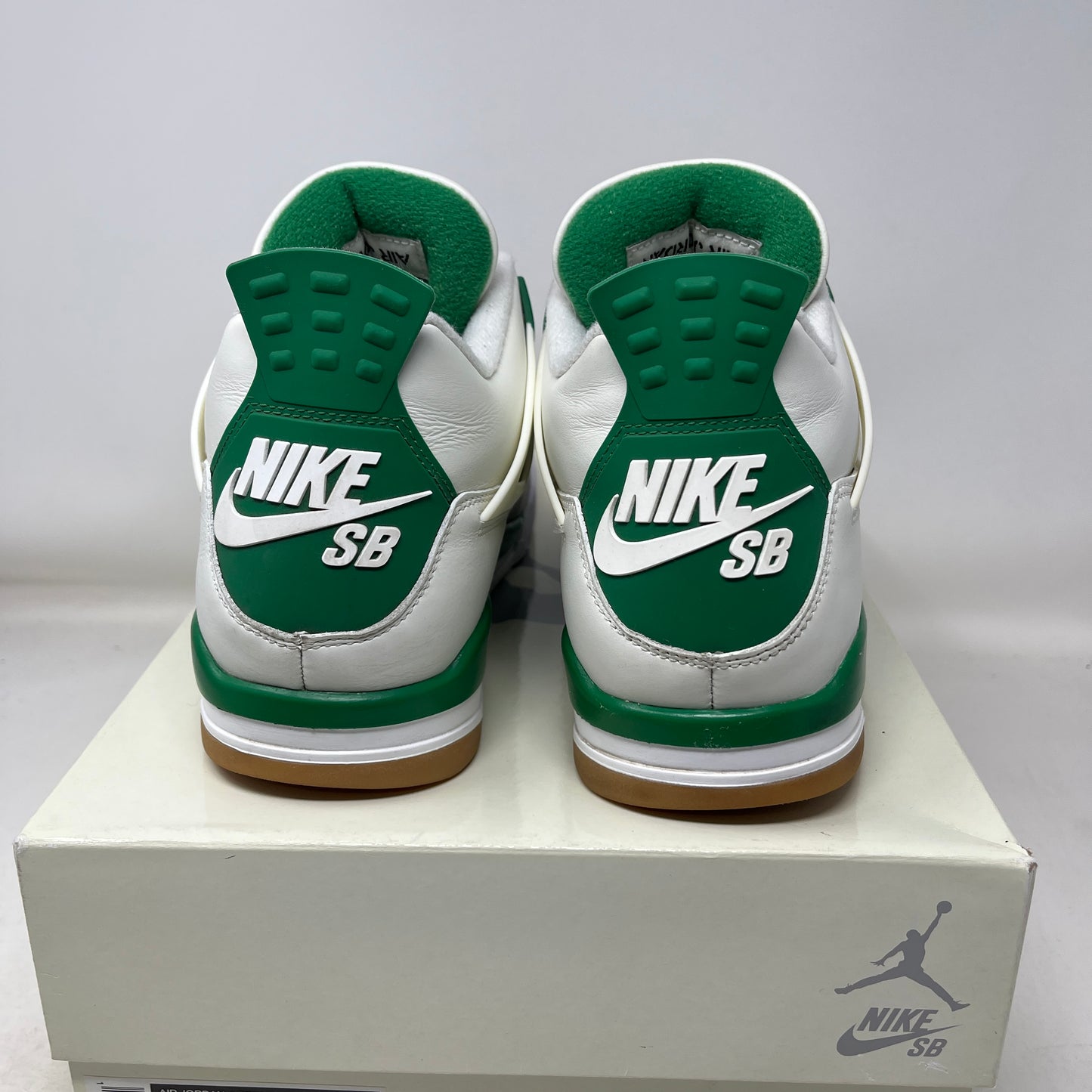 Jordan 4 Retro SB Pine Green Used