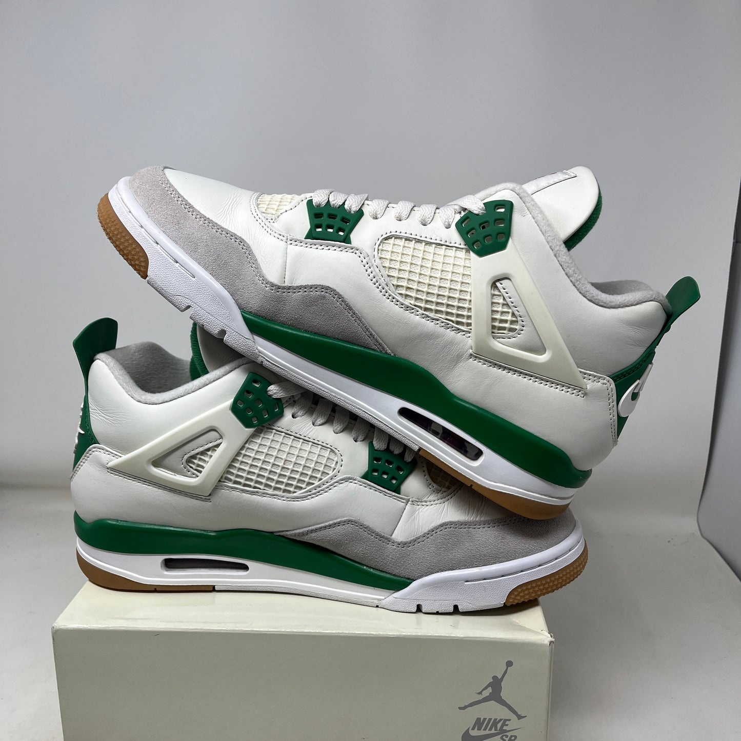 Jordan 4 Retro SB Pine Green Used