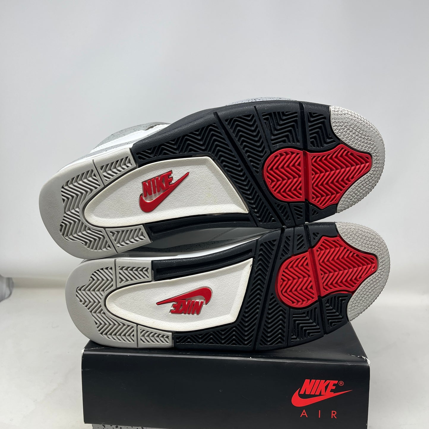 Jordan 4 Retro White Cement (2025) Used