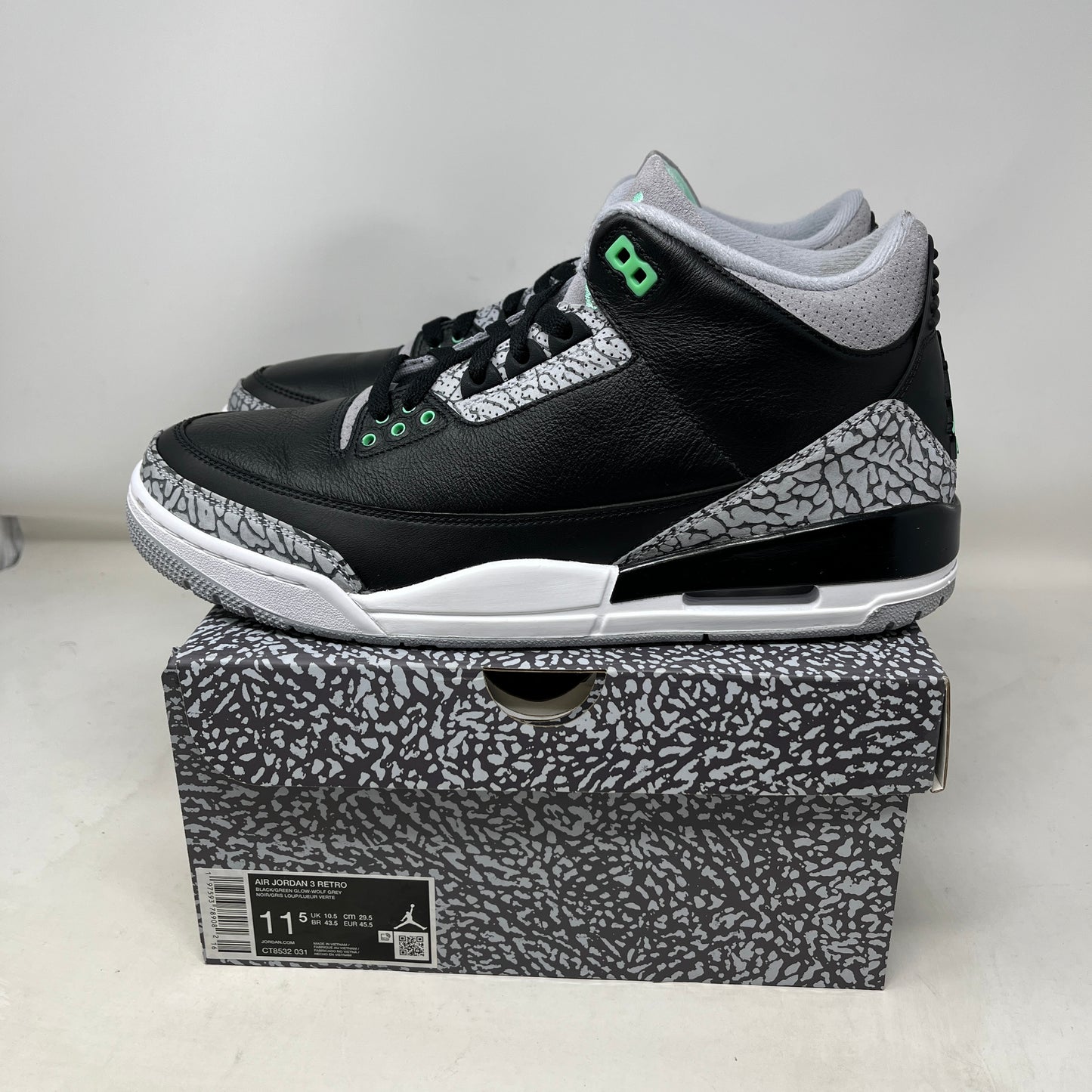 Jordan 3 Retro Green Glow Used
