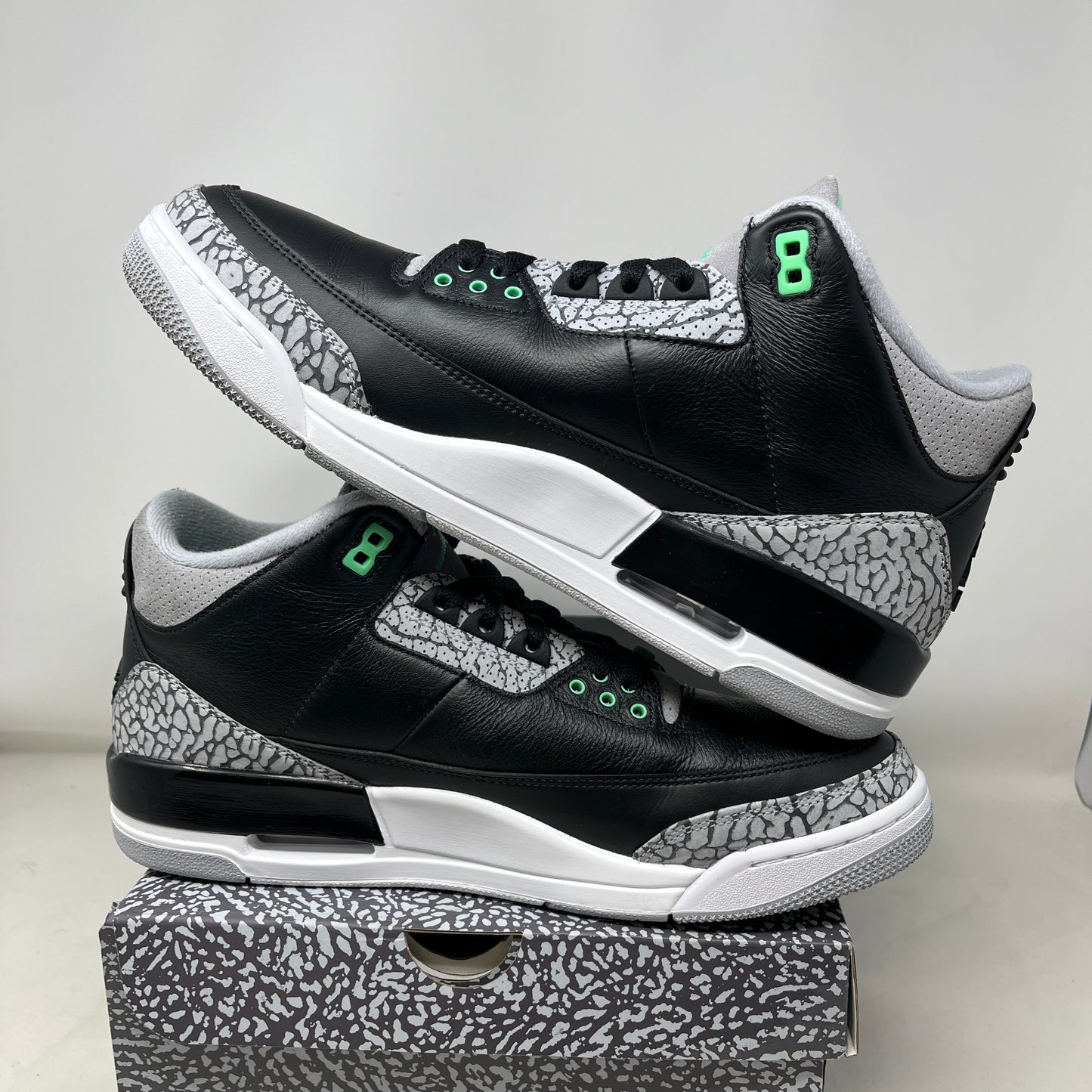 Jordan 3 Retro Green Glow Used