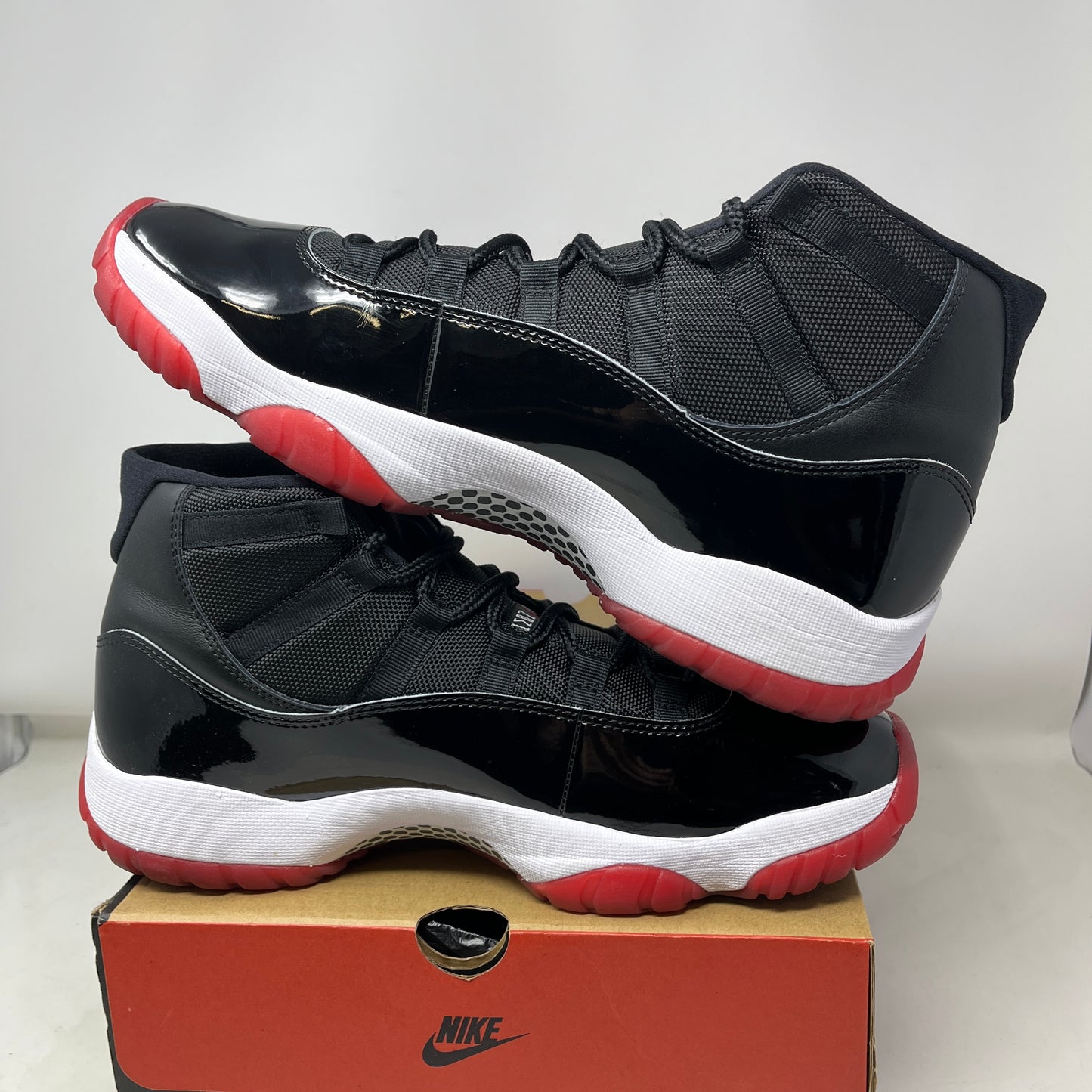 Jordan 11 Retro Playoffs Bred (2019) Used