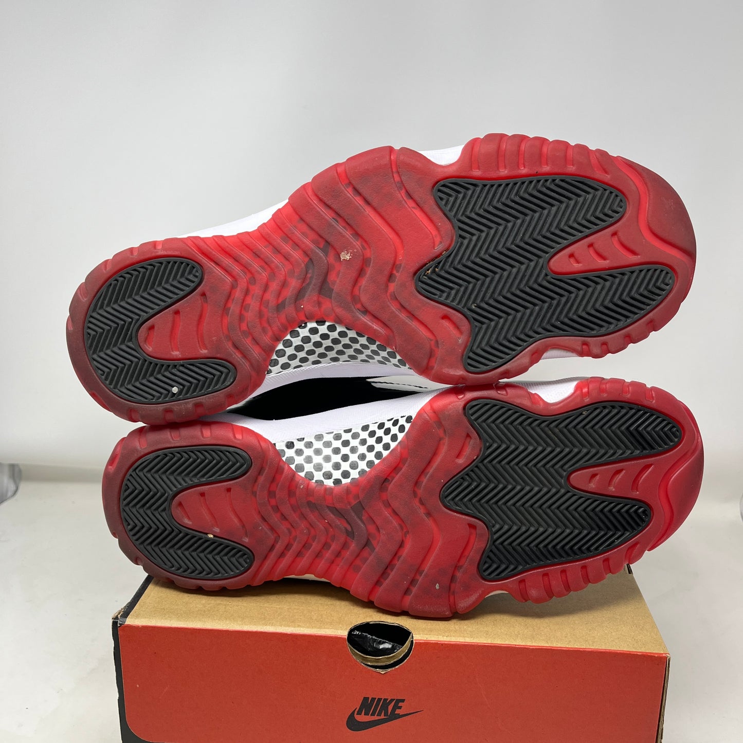 Jordan 11 Retro Playoffs Bred (2019) Used