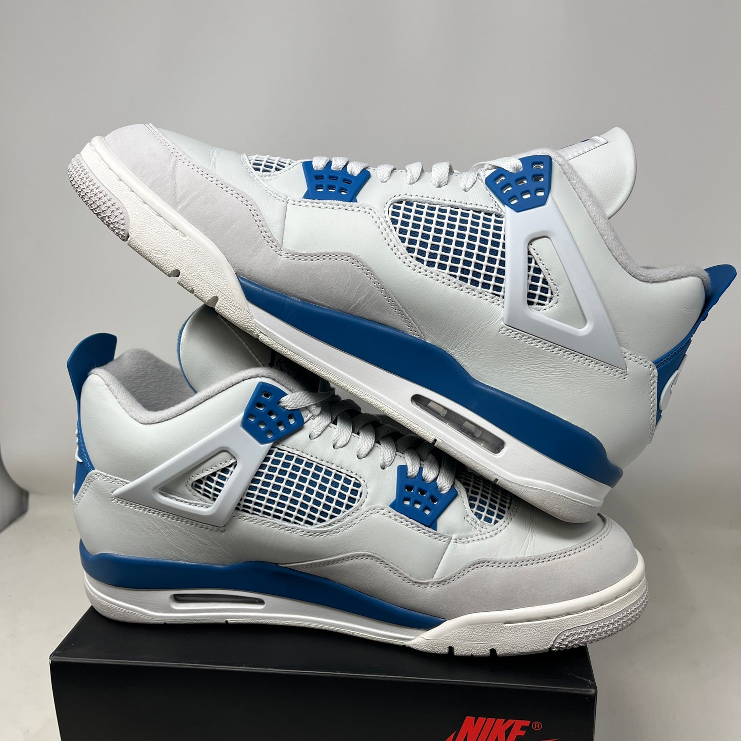 Jordan 4 Retro Military Blue (2024) Used
