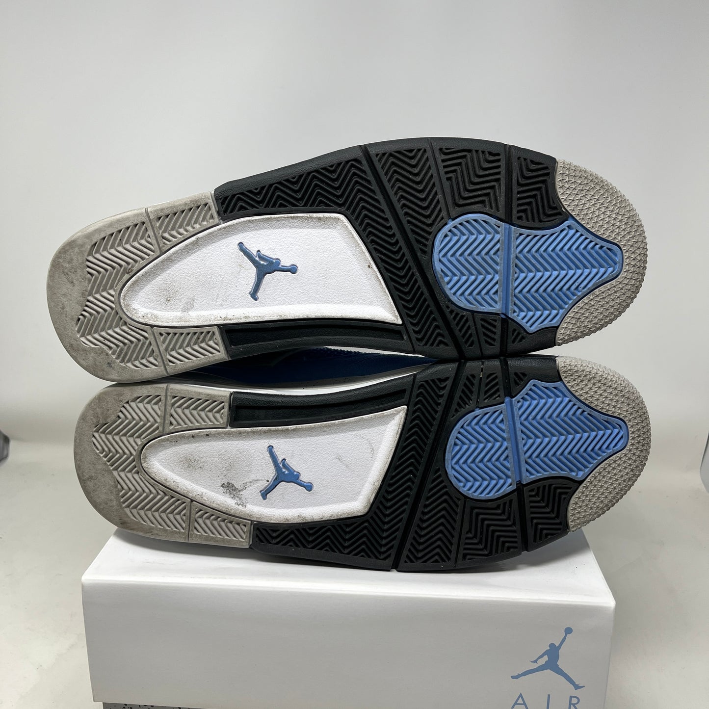 Jordan 4 Retro University Blue Used
