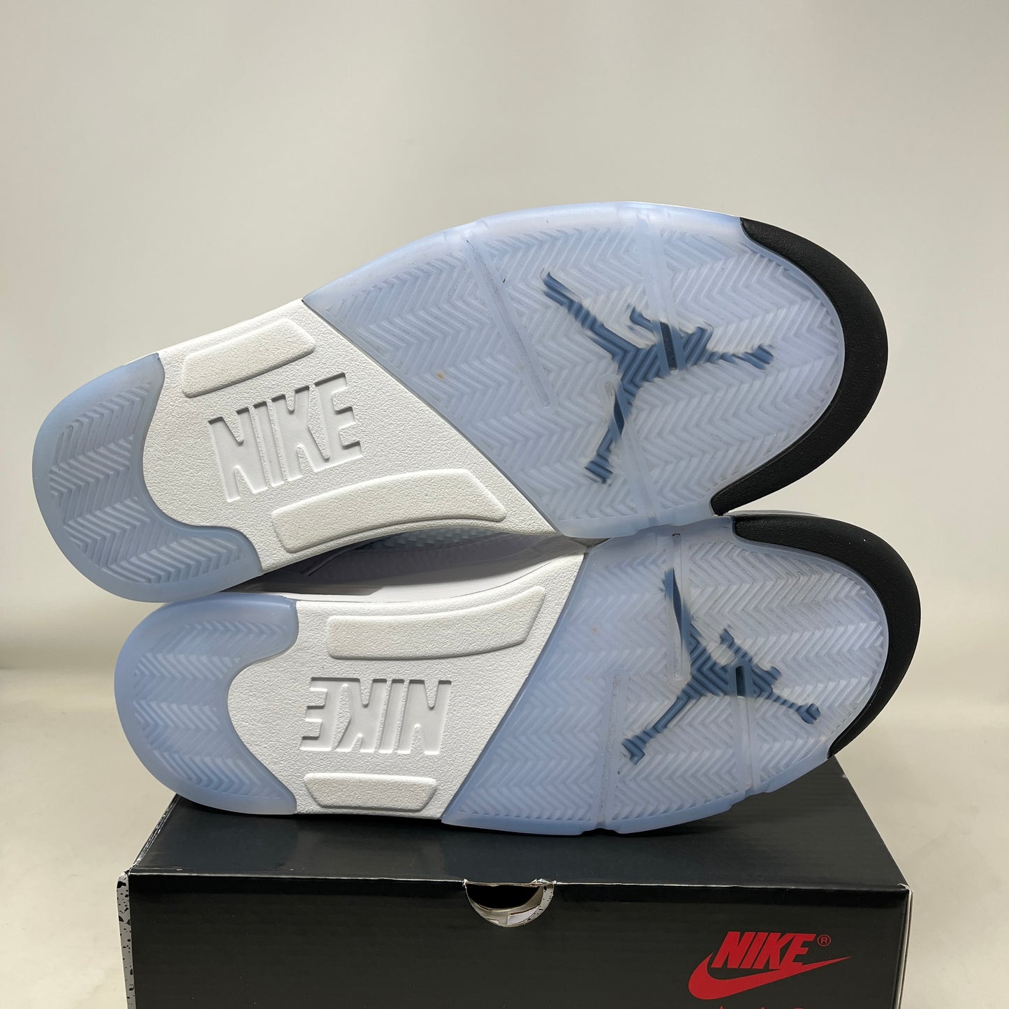 Jordan 5 Retro White Metallic (2026) Used