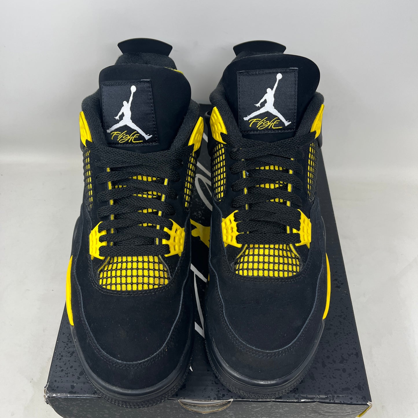 Jordan 4 Retro Thunder (2023) Used