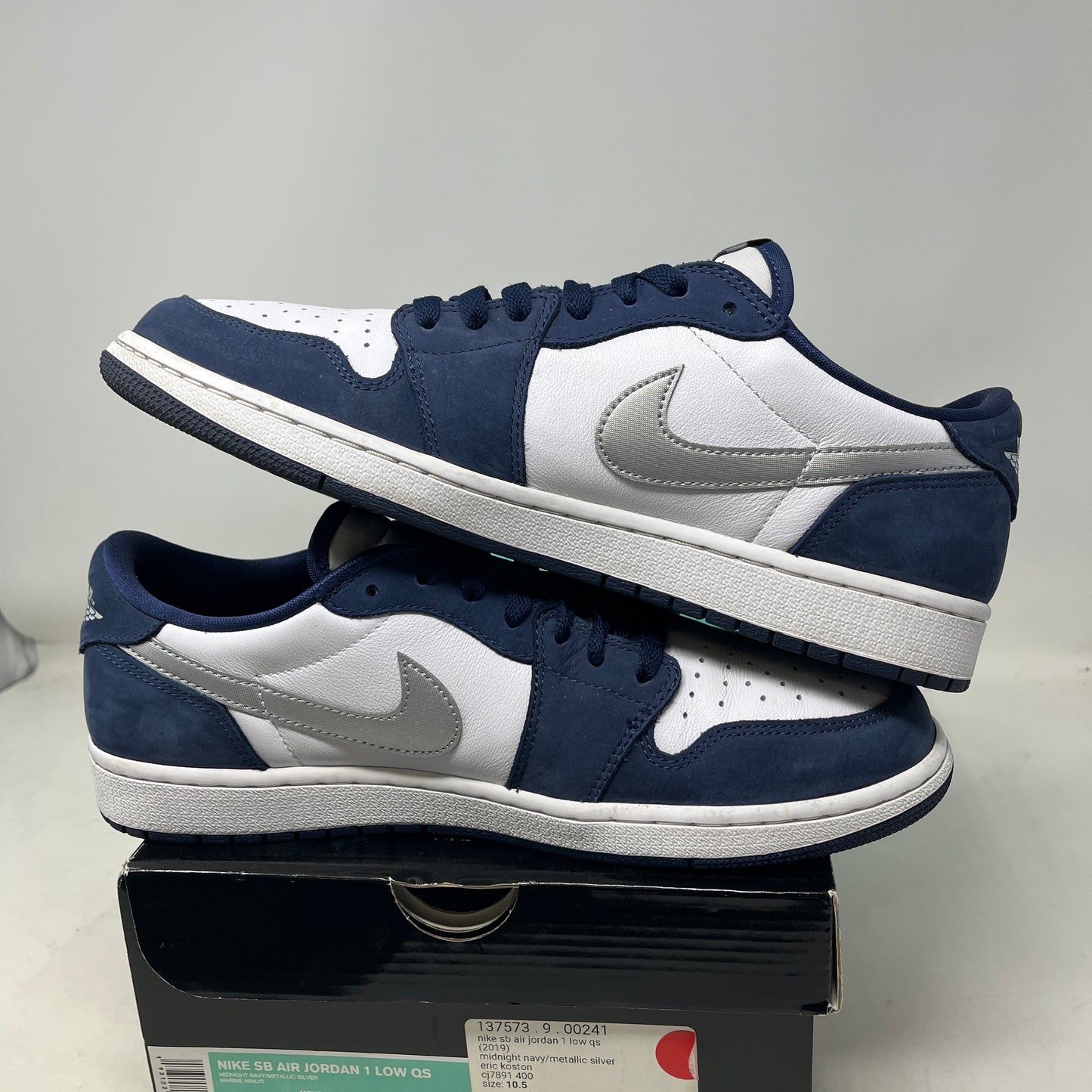 Jordan 1 Low SB Midnight Navy Used