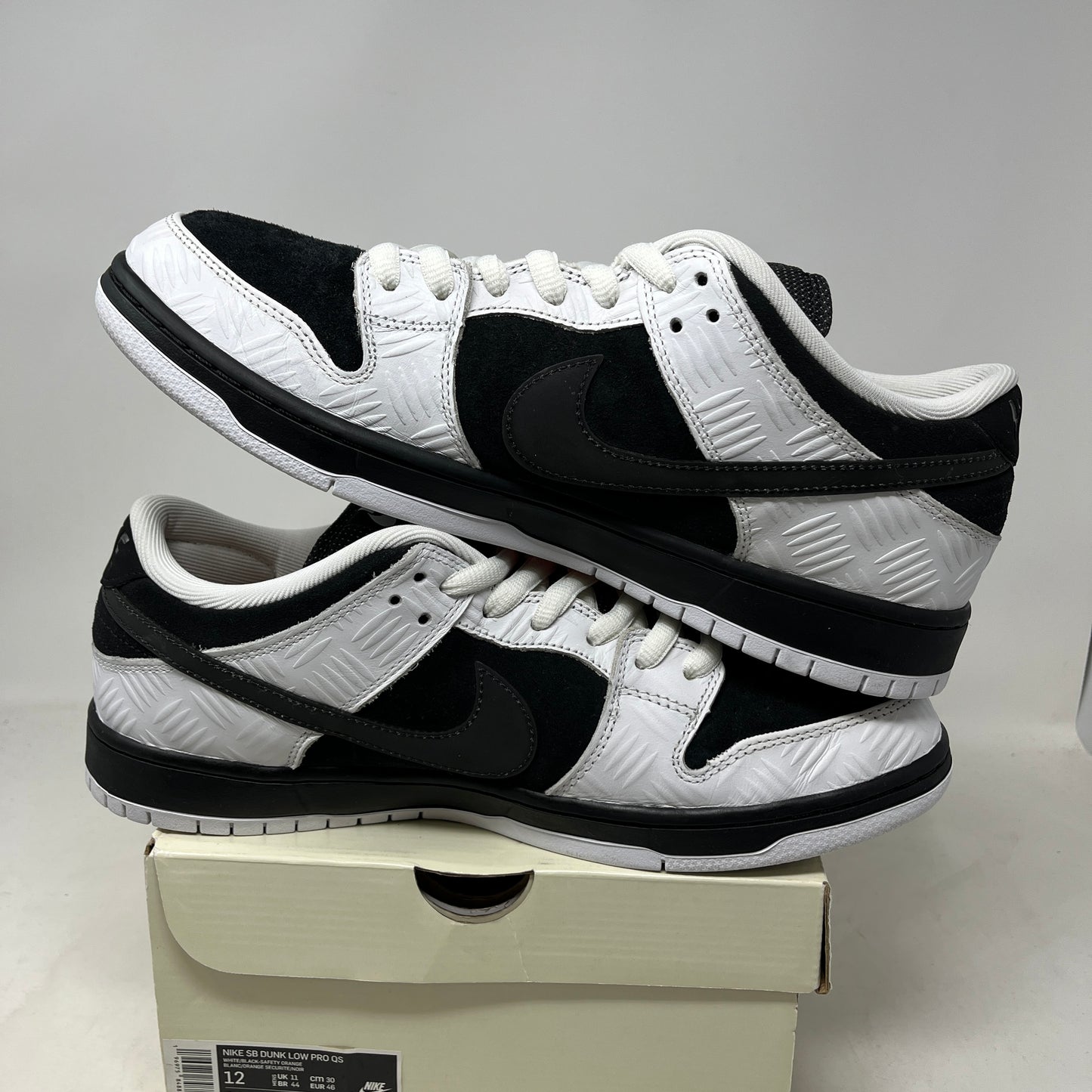 Nike SB Dunk Low TIGHTBOOTH Used