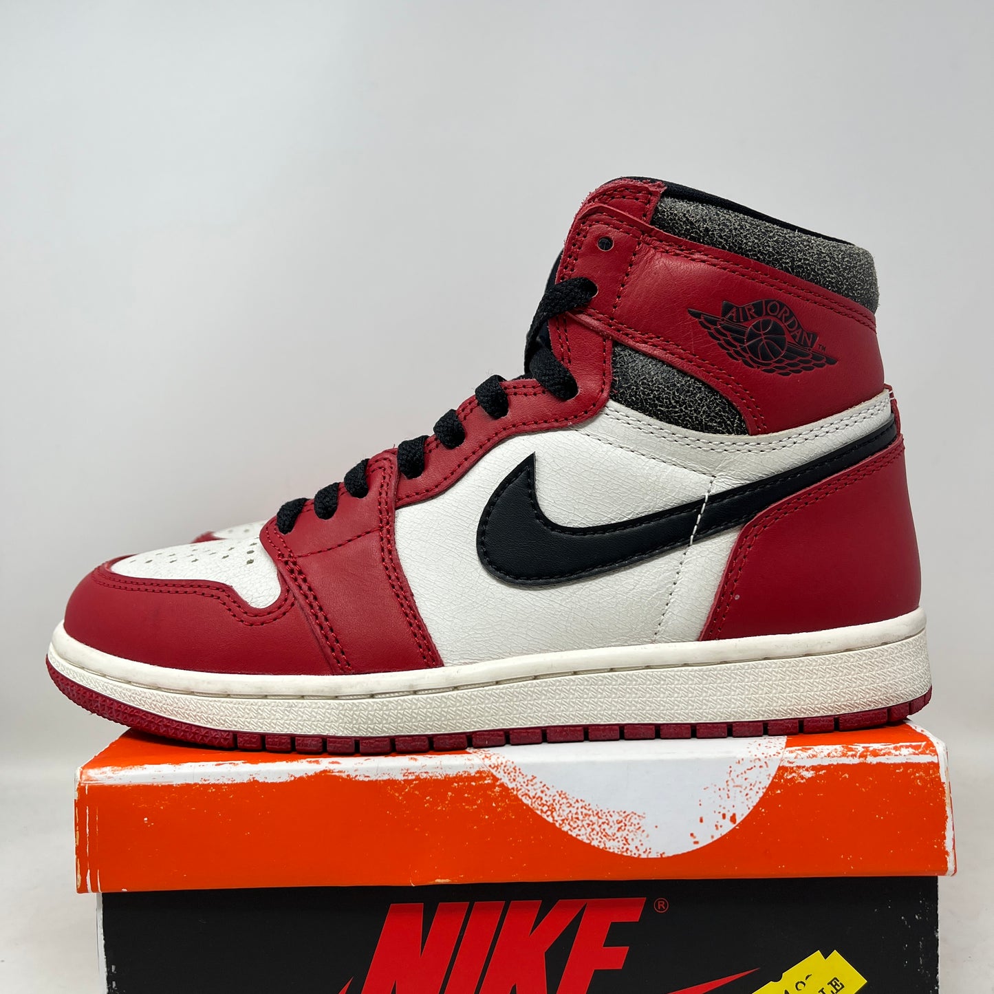 Jordan 1 Retro High OG Chicago Lost and Found Used