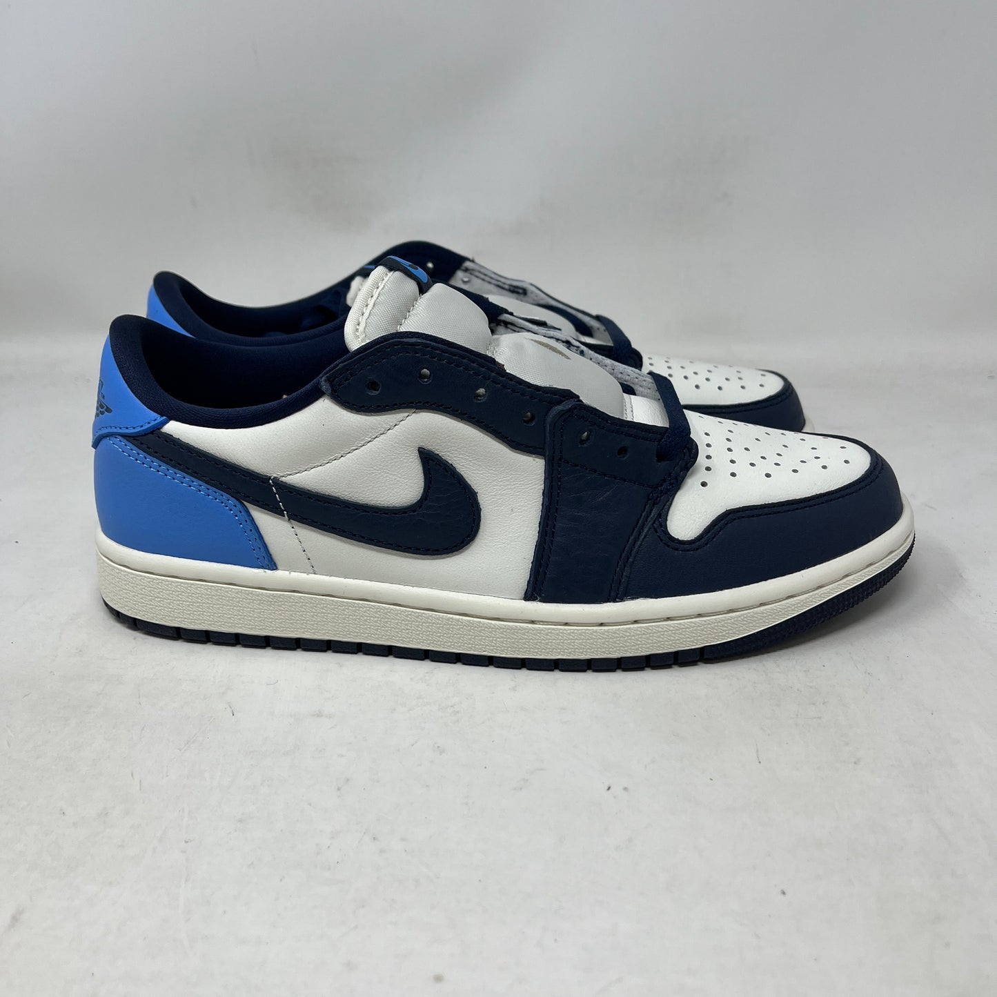 Jordan 1 Low OG Obsidian UNC (No Box)