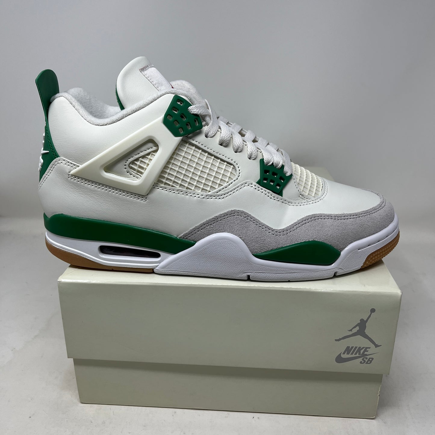 Jordan 4 Retro SB Pine Green