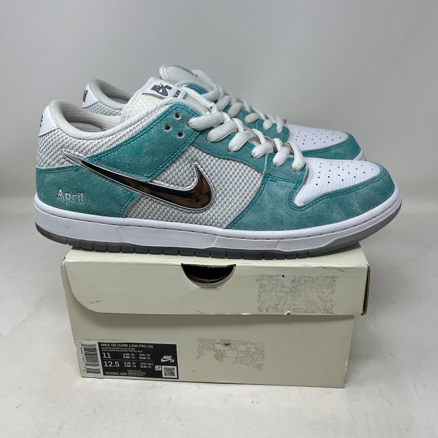 Nike SB Dunk Low April Skateboards Used
