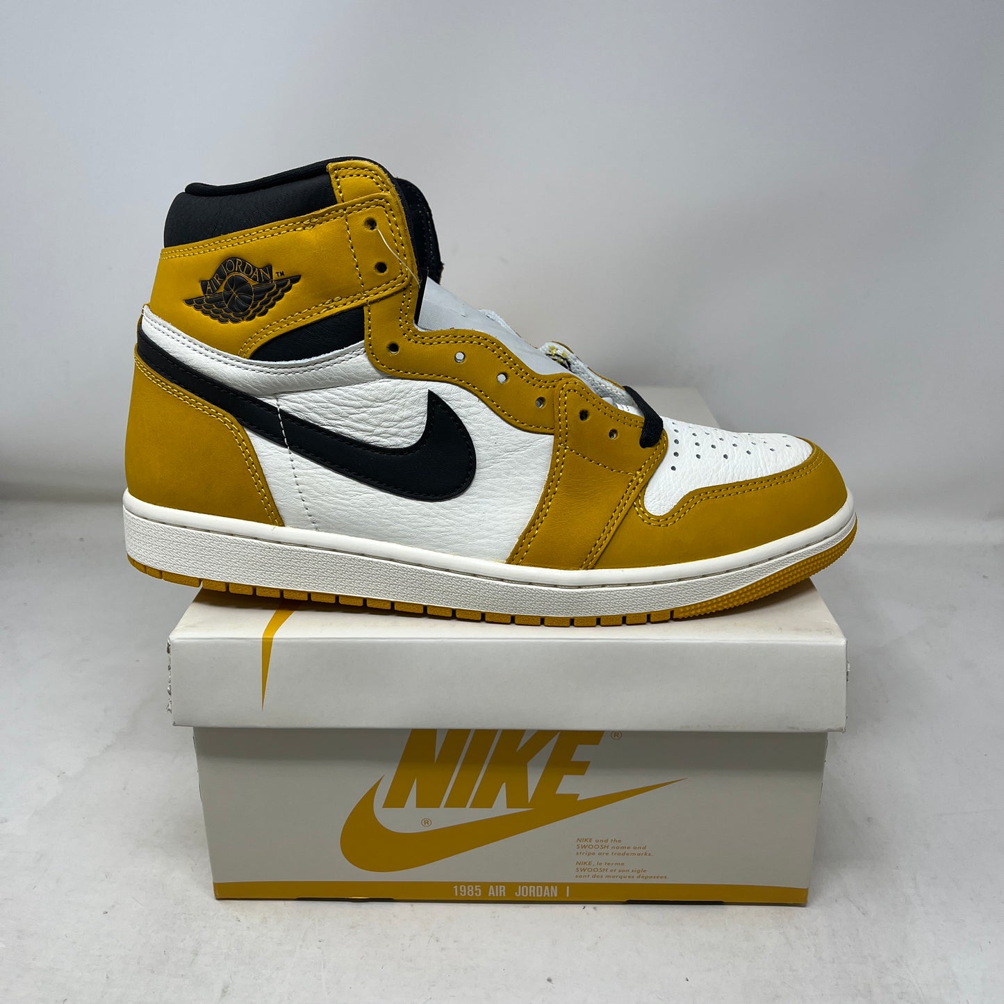 Jordan 1 Retro High OG Yellow Ochre