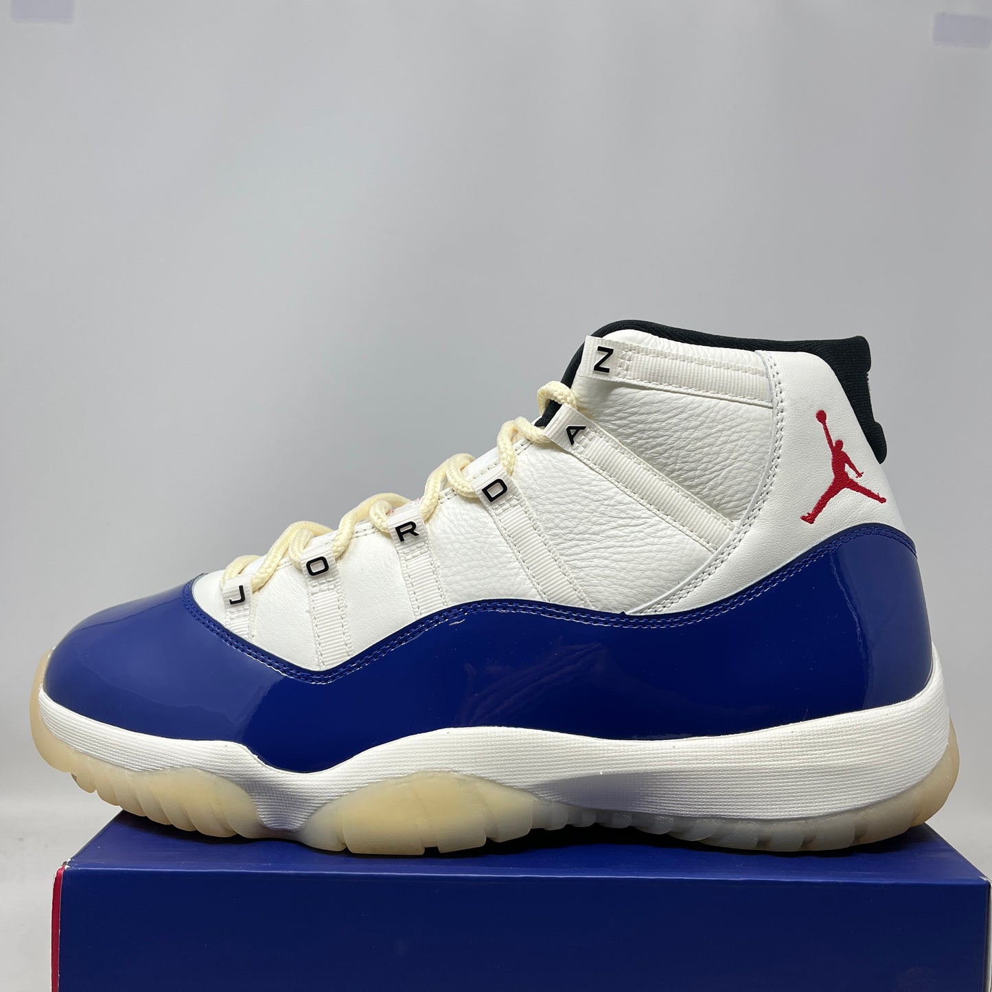 Jordan 11 Retro Rare Air Used