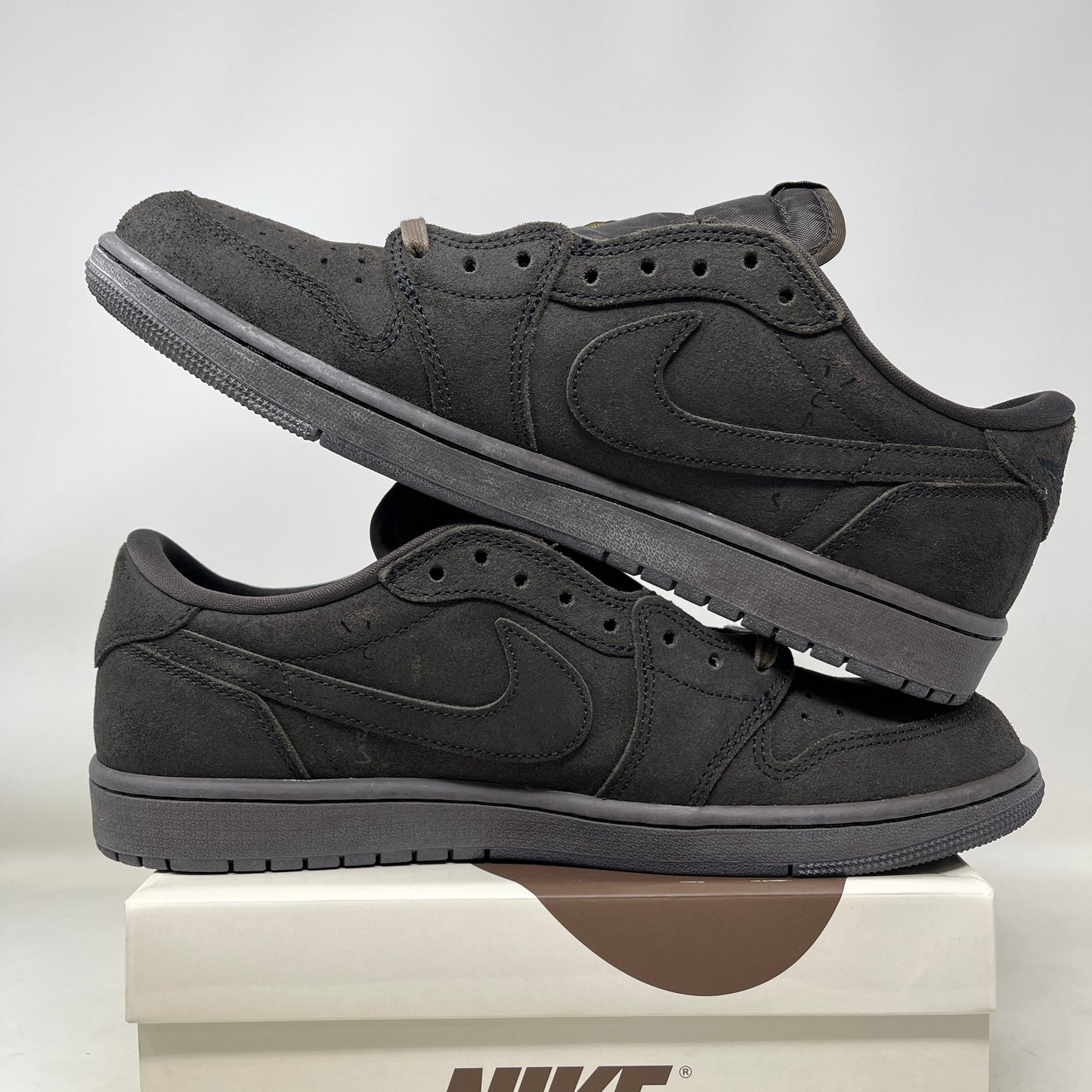 Jordan 1 Retro Low OG SP Travis Scott Velvet Brown (Tried On)