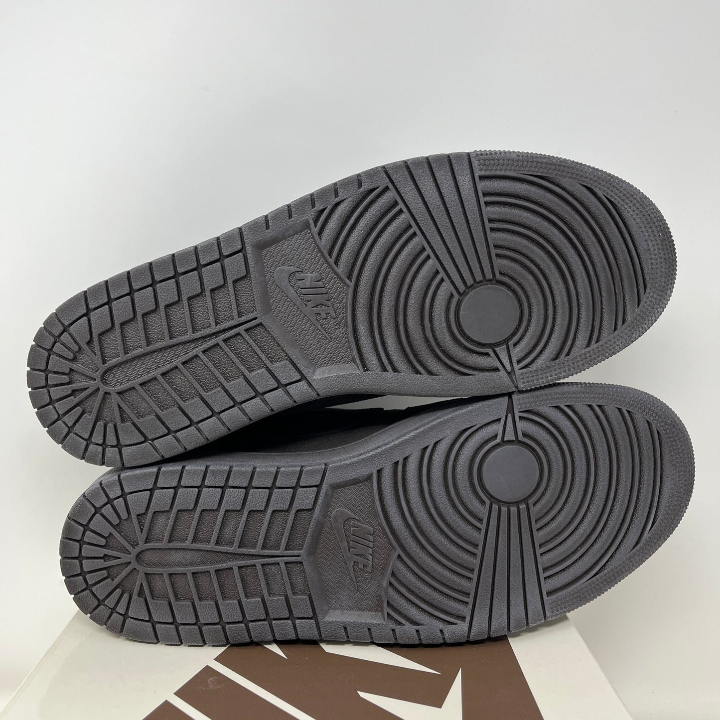 Jordan 1 Retro Low OG SP Travis Scott Velvet Brown (Tried On)