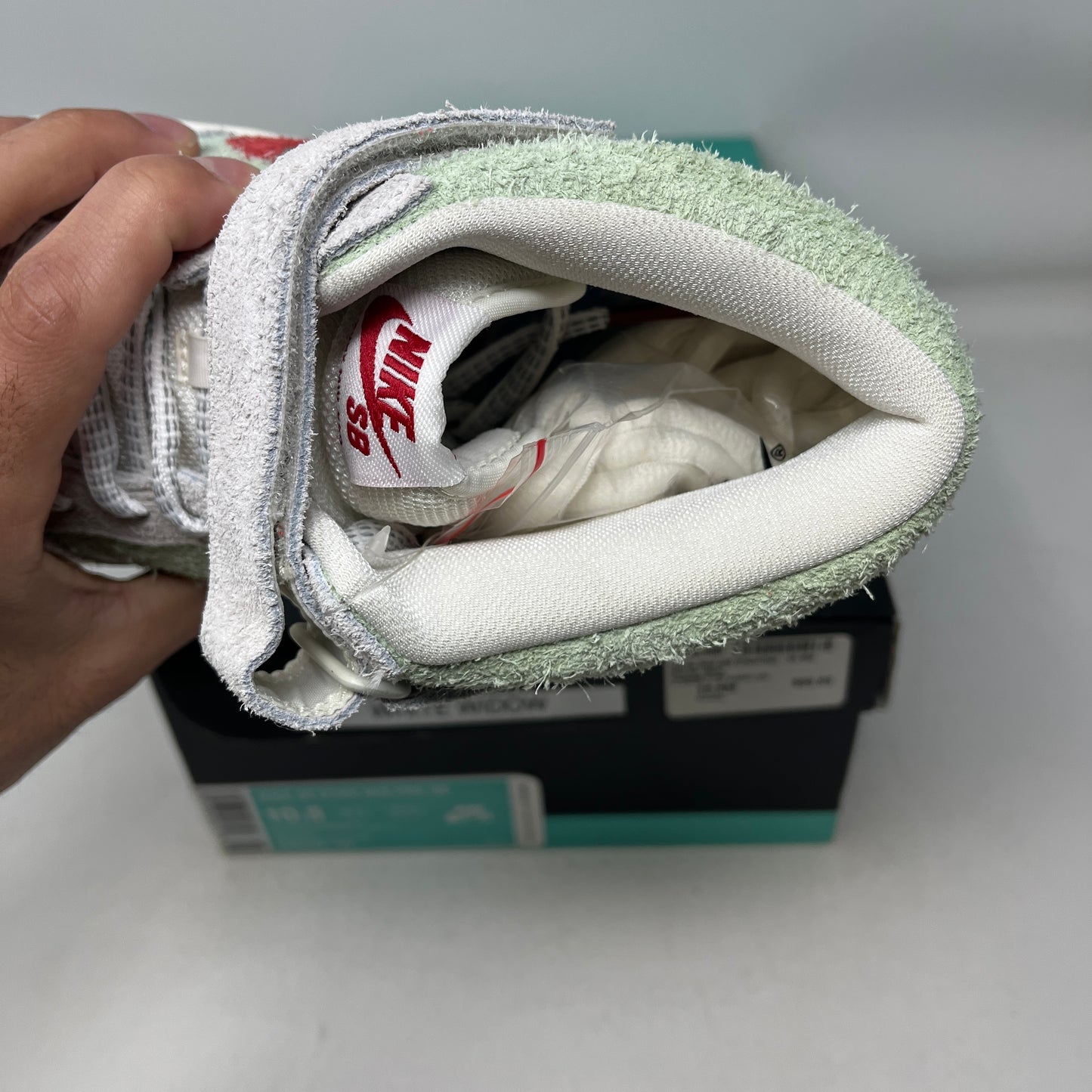 Nike SB Dunk Mid White Widow