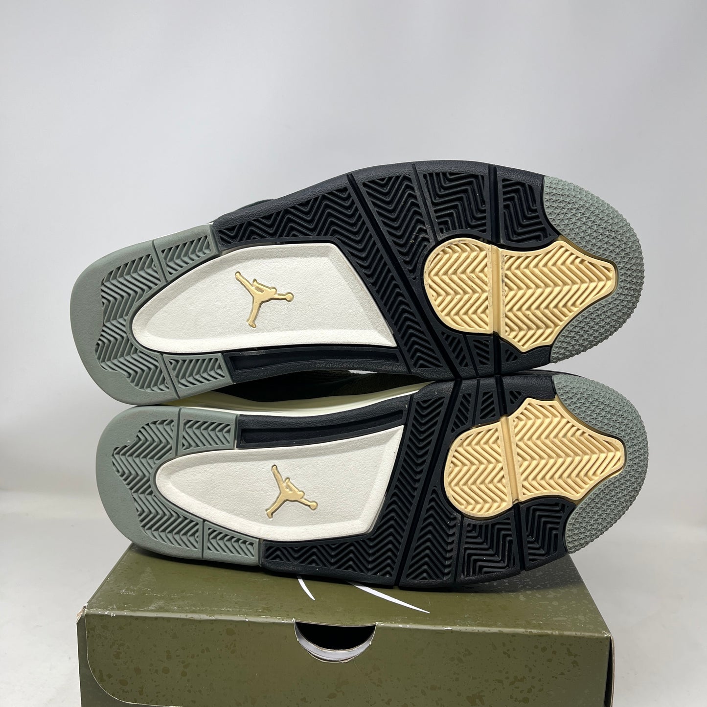 Jordan 4 Retro SE Craft Medium Olive Used