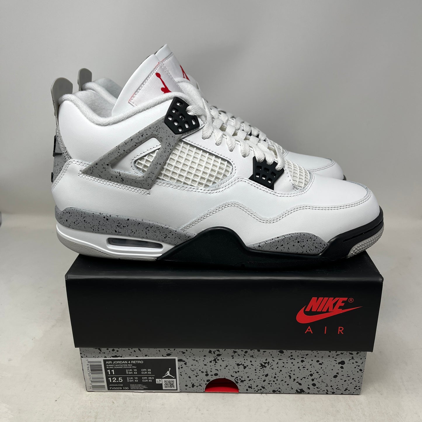 Jordan 4 Retro White Cement (2025) Used