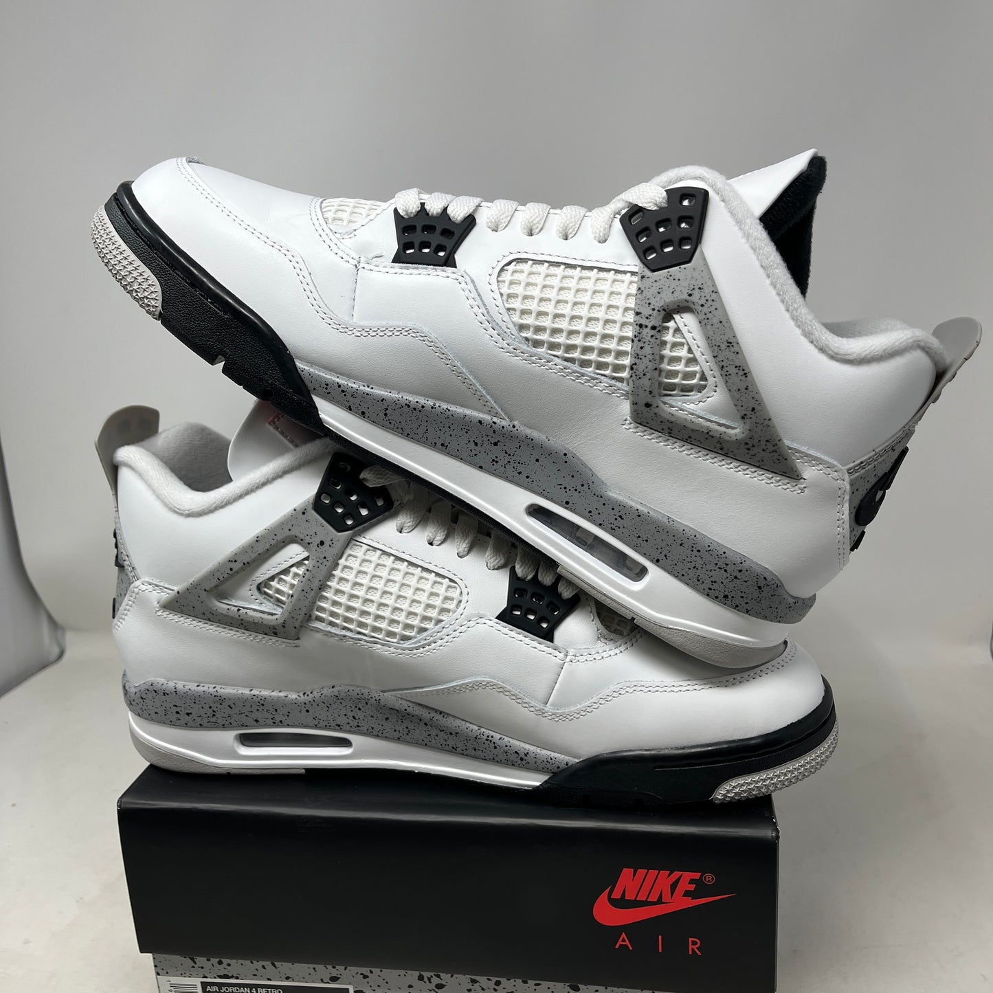 Jordan 4 Retro White Cement (2025) Used
