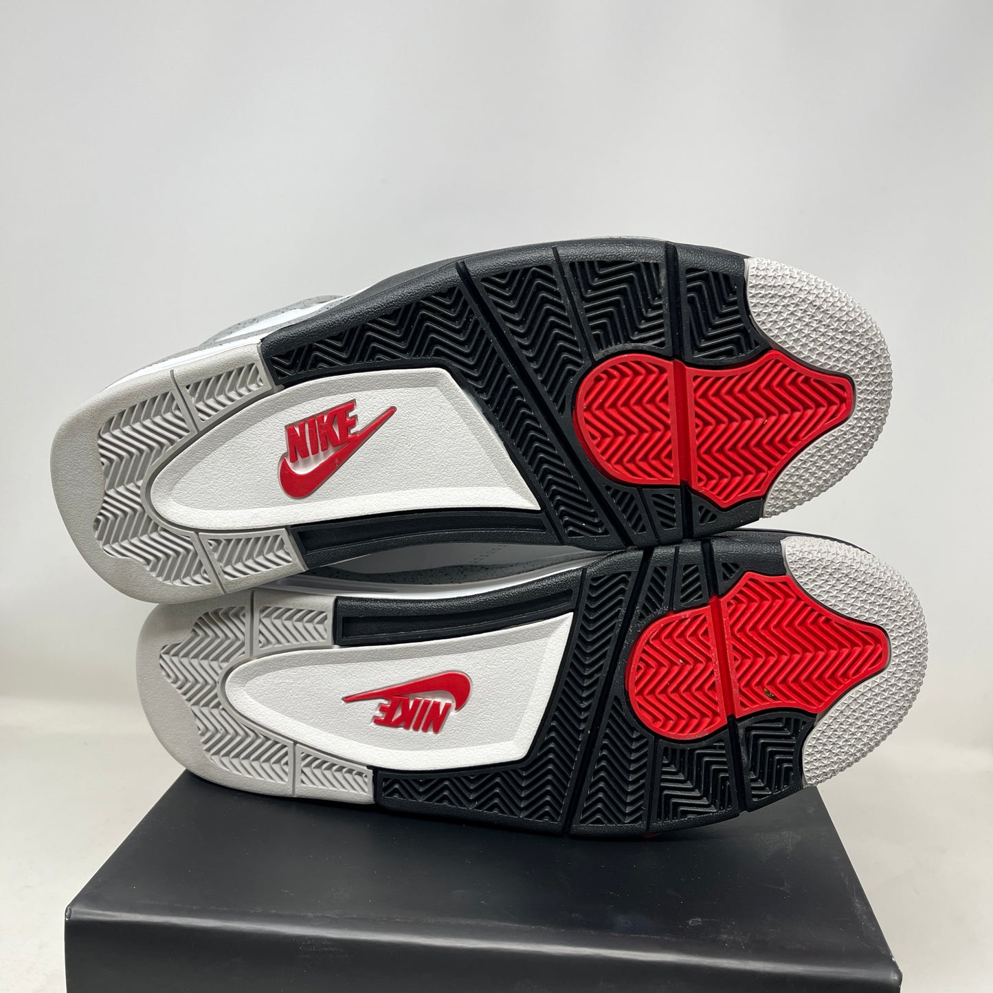 Jordan 4 Retro White Cement (2025) Used