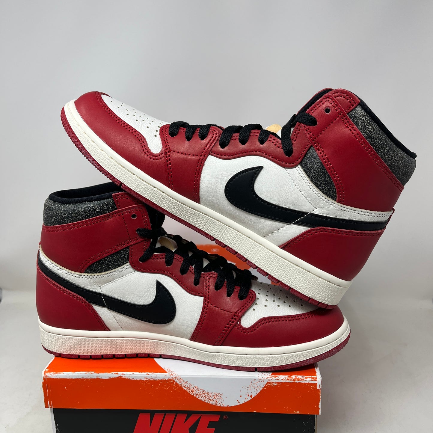 Jordan 1 Retro High OG Chicago Lost and Found Used