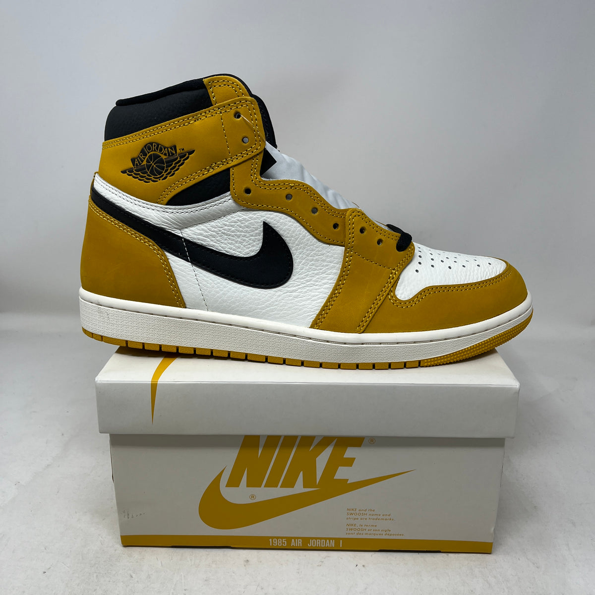 Jordan 1 Retro High OG Yellow Ochre