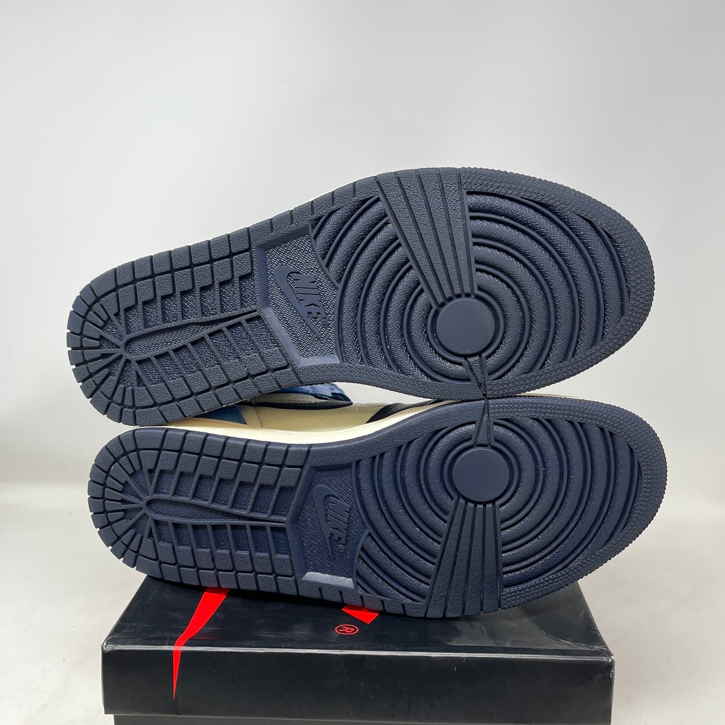 Jordan 1 Retro High Obsidian Used